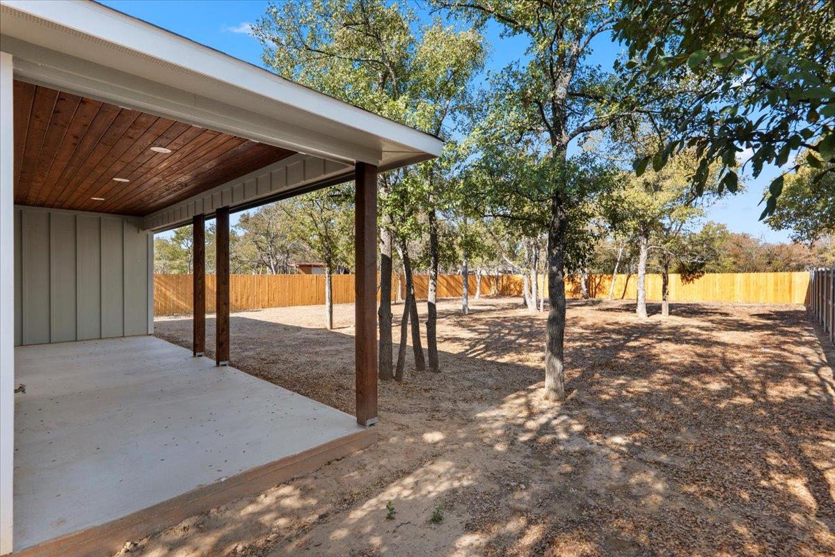 120 Plumeria Dr, Dale, TX 78616