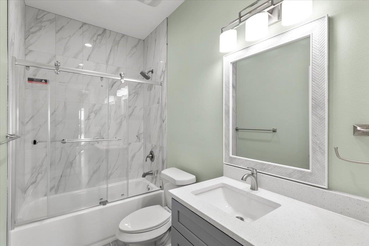 120 Plumeria Dr, Dale, TX 78616