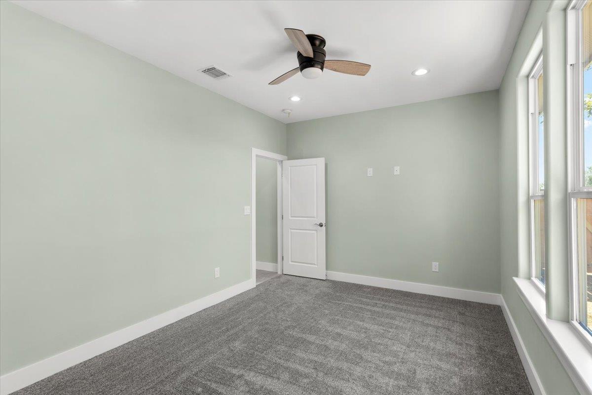 120 Plumeria Dr, Dale, TX 78616