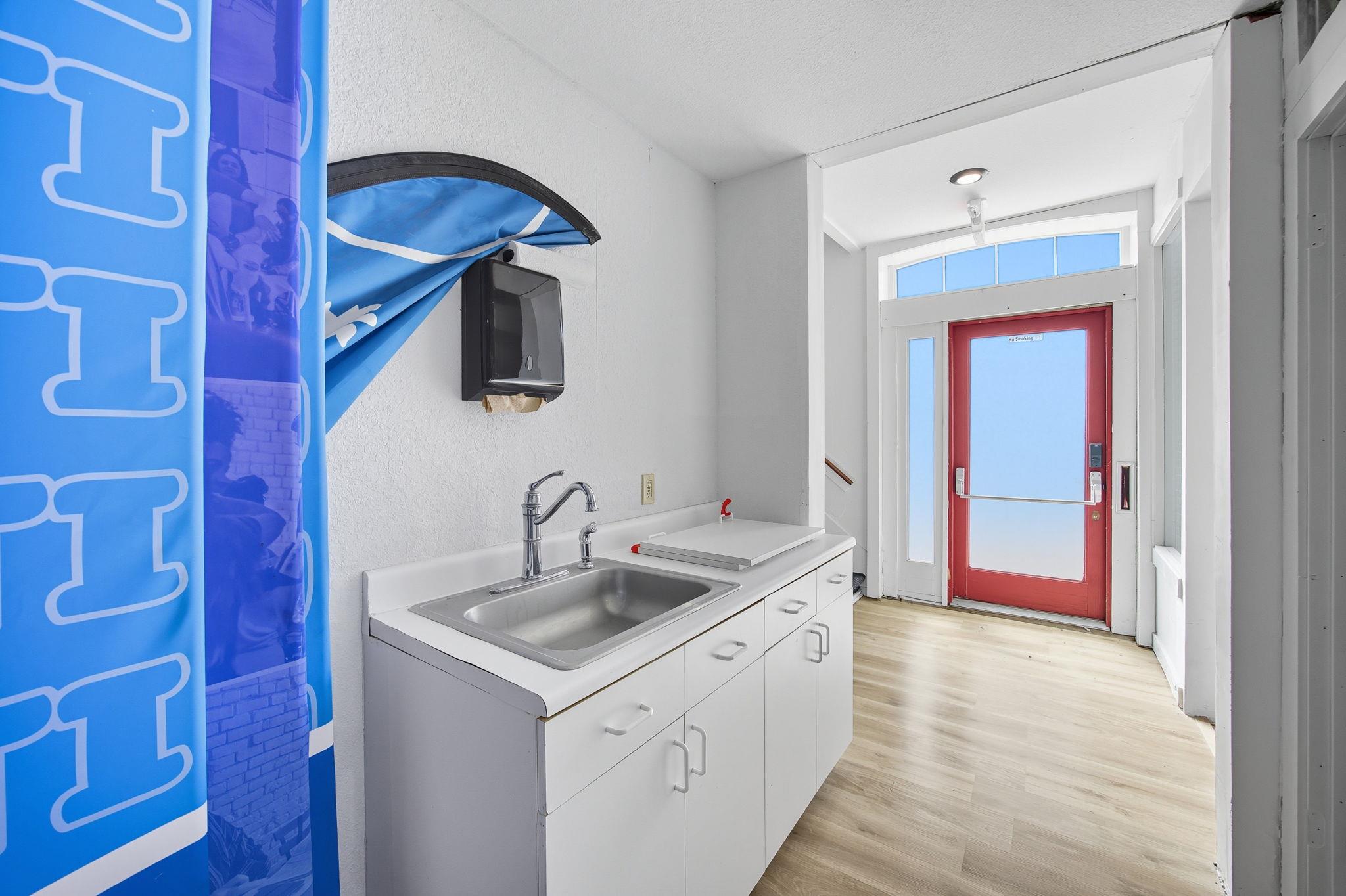 101 East St, Hutto, TX 78634