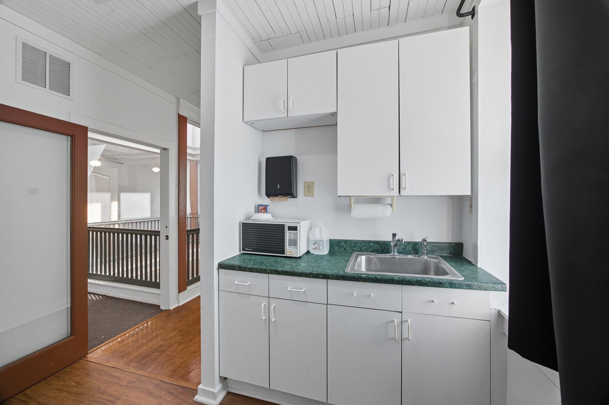 101 East St, Hutto, TX 78634