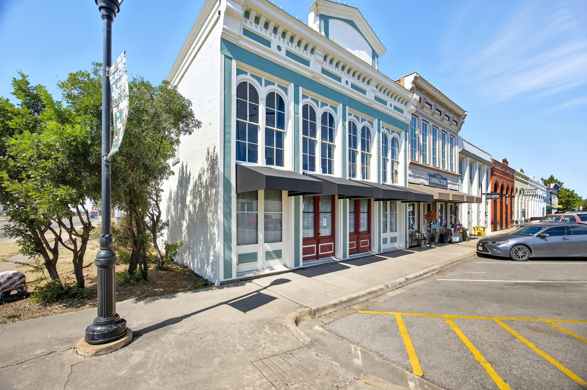 101 East St, Hutto, TX 78634