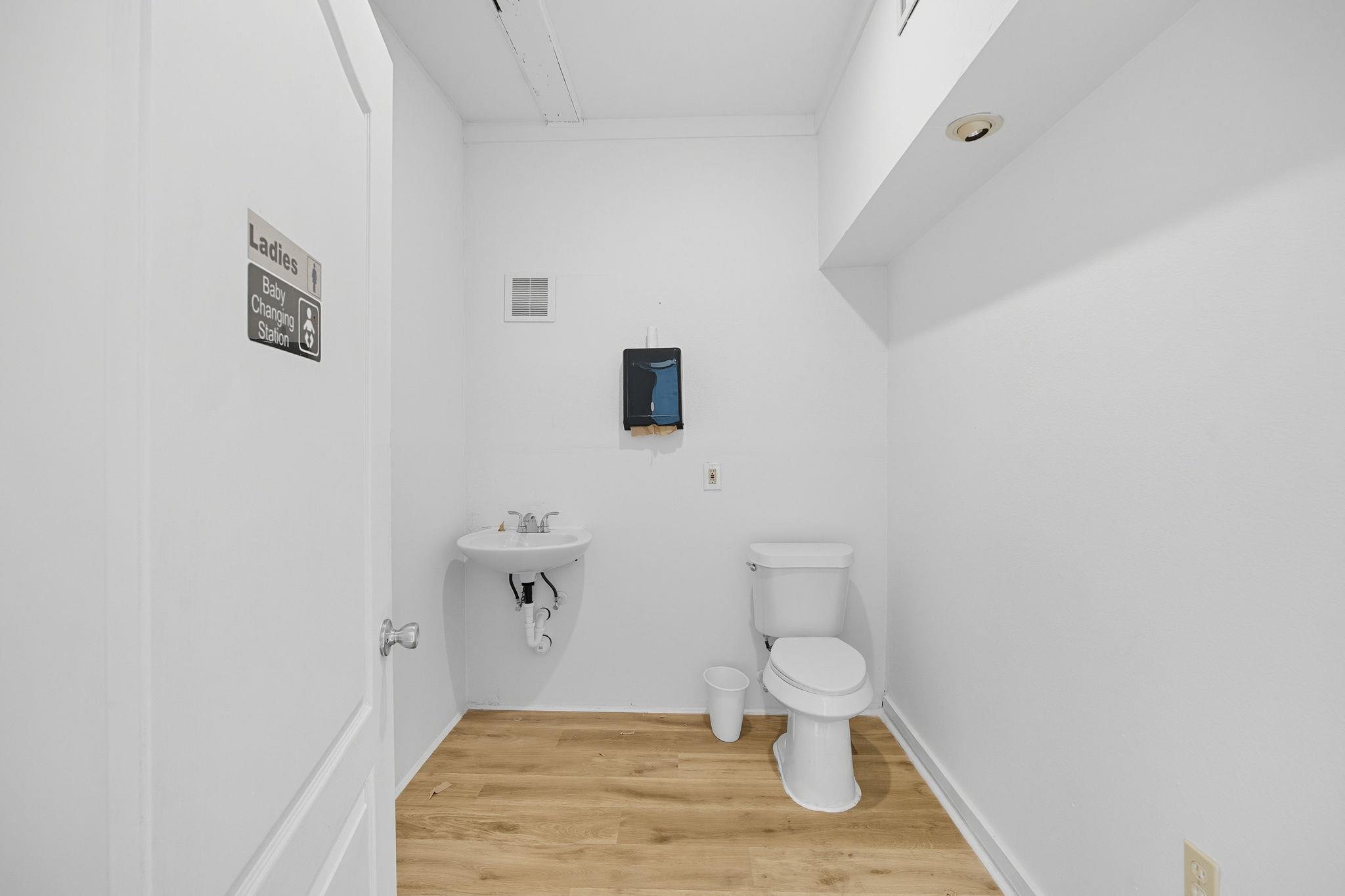 101 East St, Hutto, TX 78634