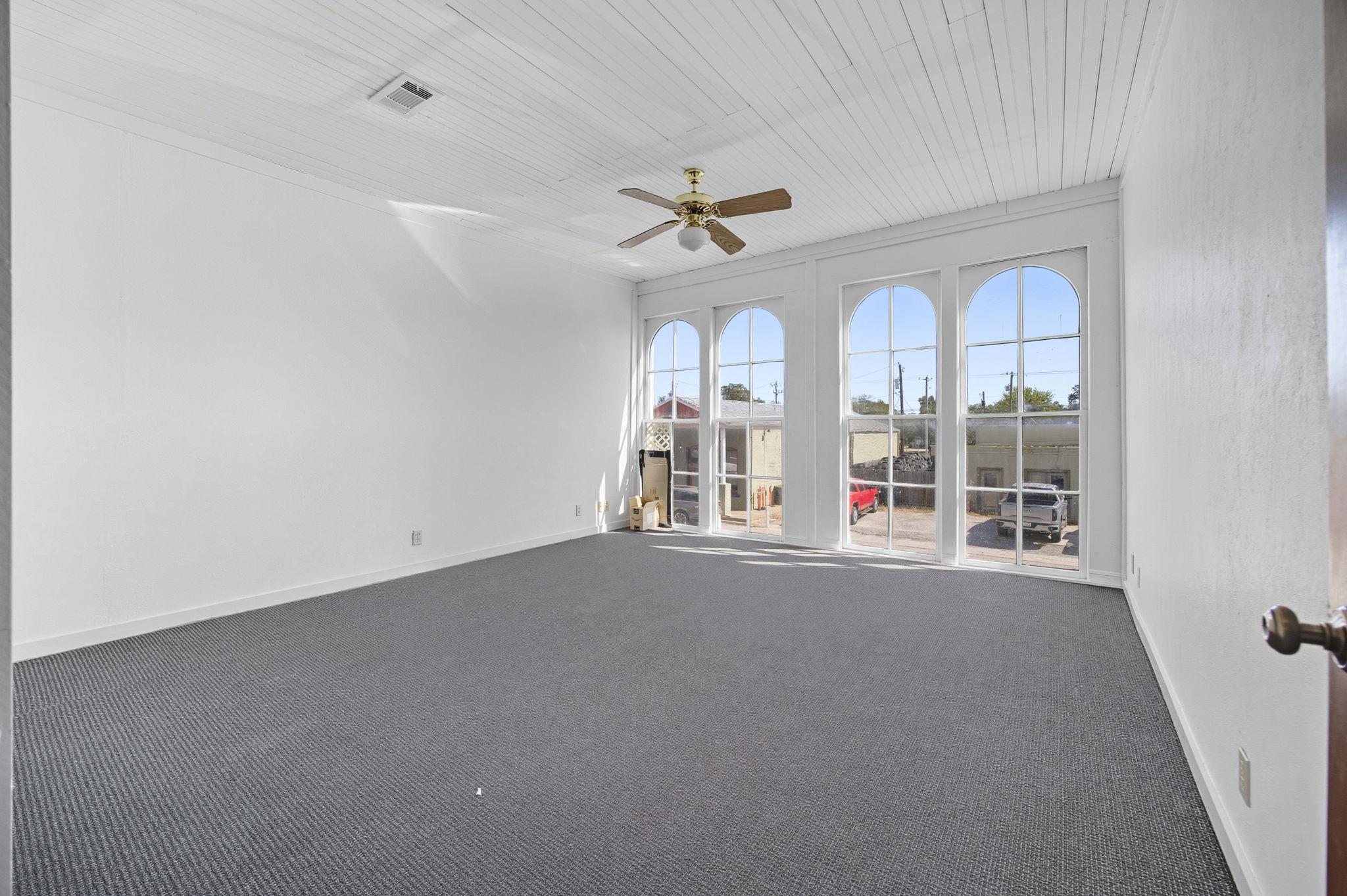 101 East St, Hutto, TX 78634