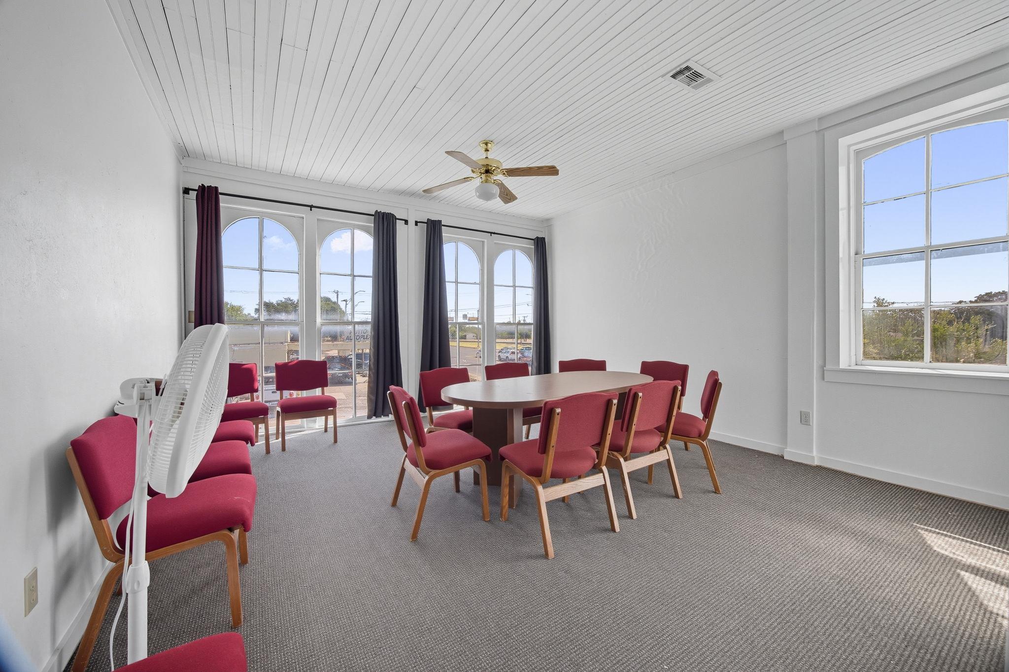 101 East St, Hutto, TX 78634