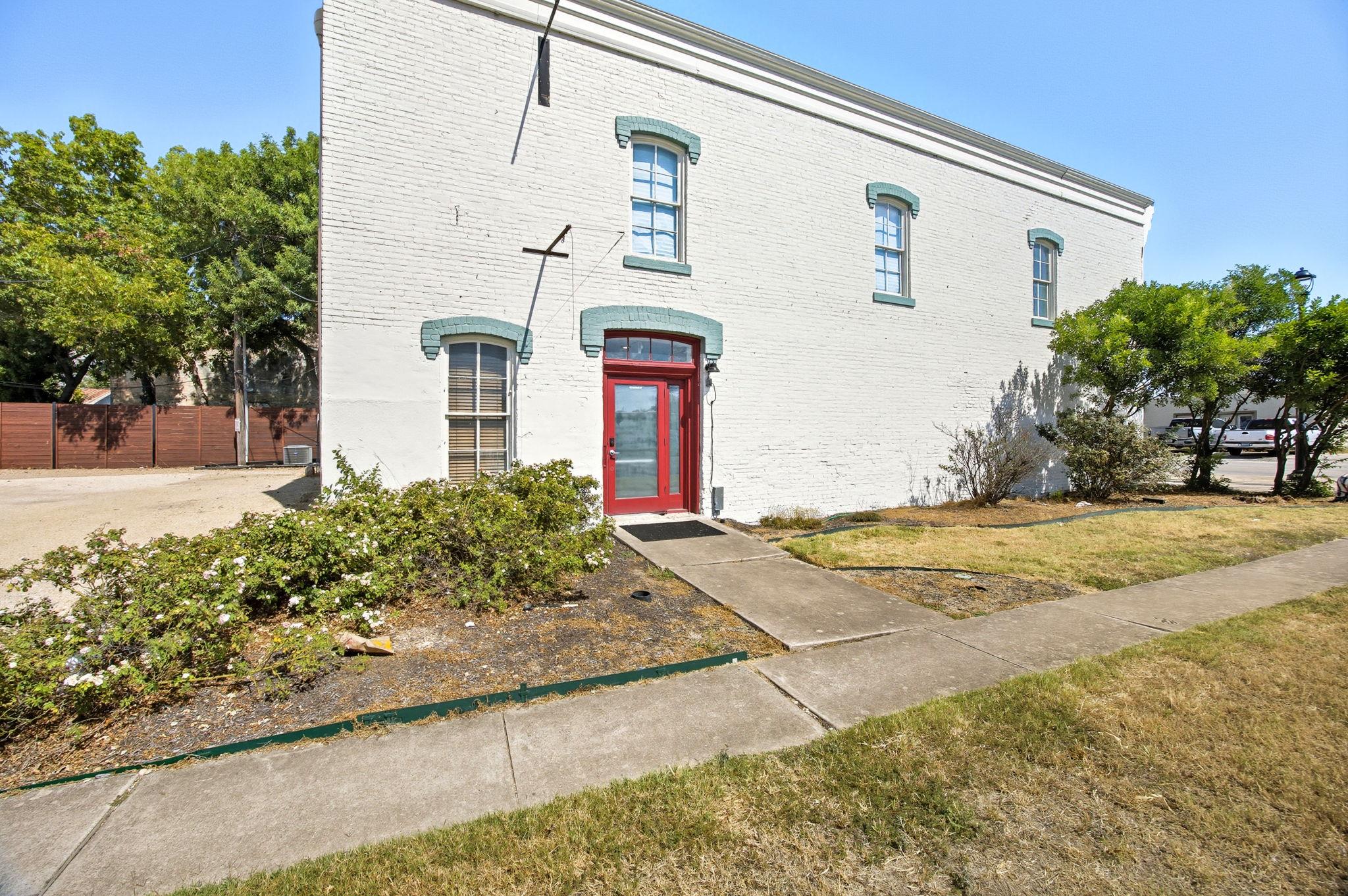 101 East St, Hutto, TX 78634