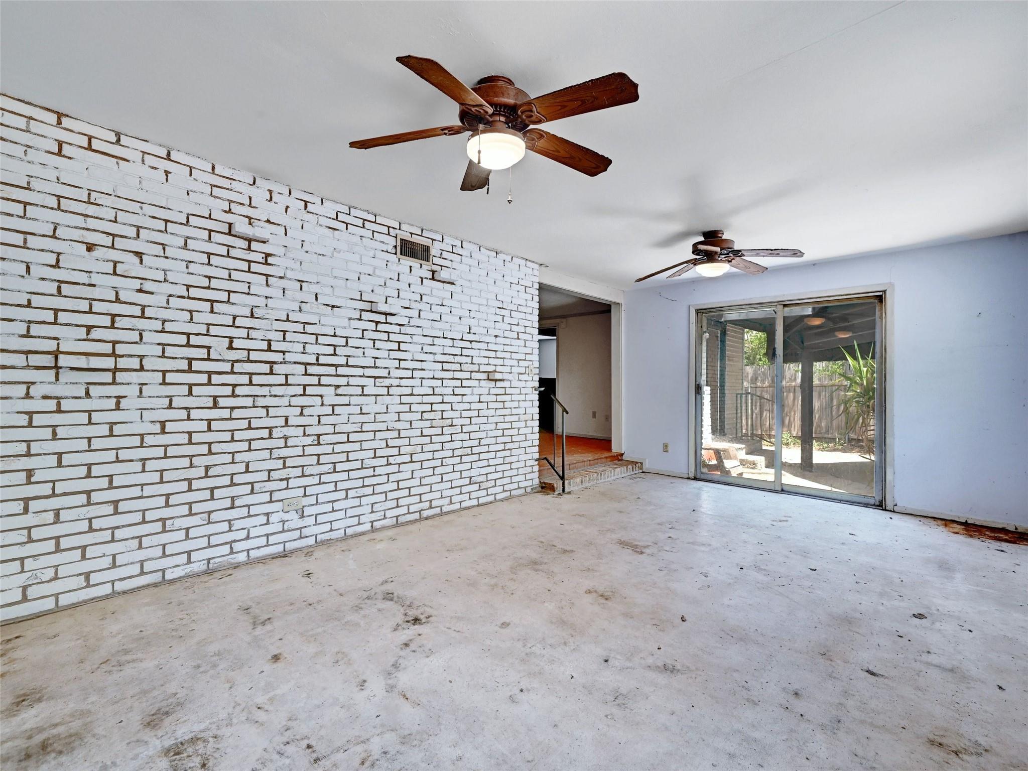 1181 Ridgeway Dr, Austin, TX 78702