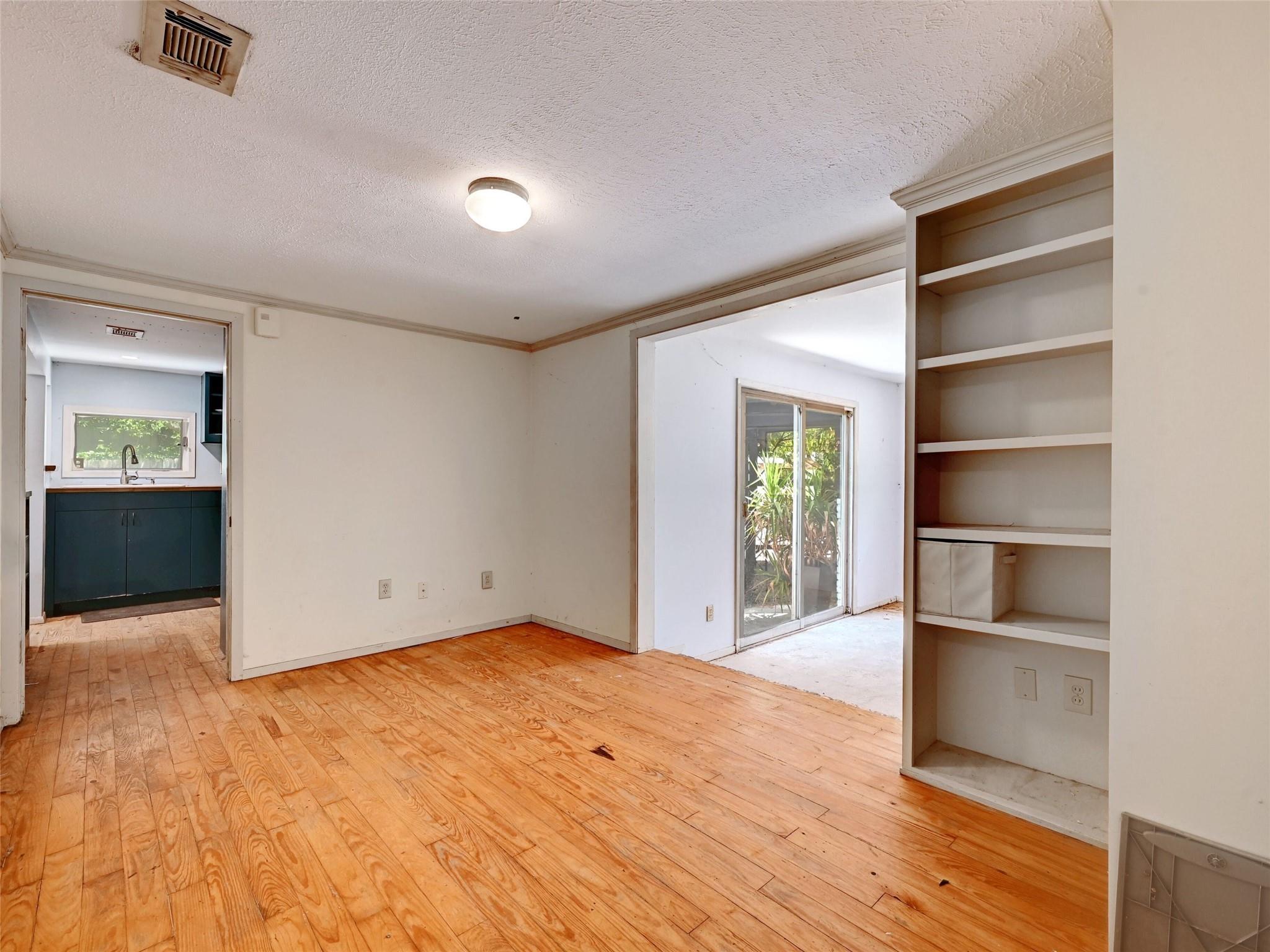 1181 Ridgeway Dr, Austin, TX 78702