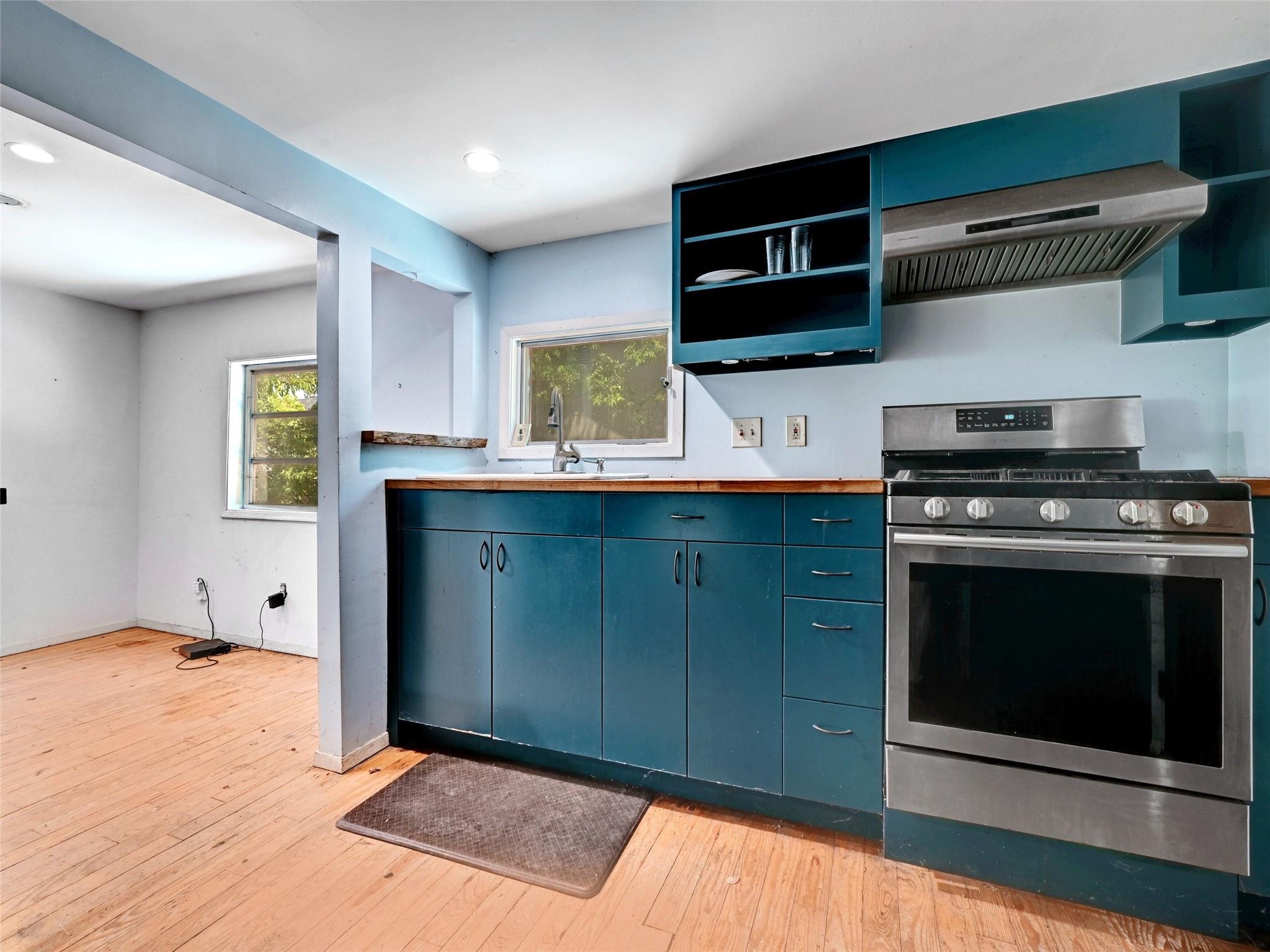 1181 Ridgeway Dr, Austin, TX 78702