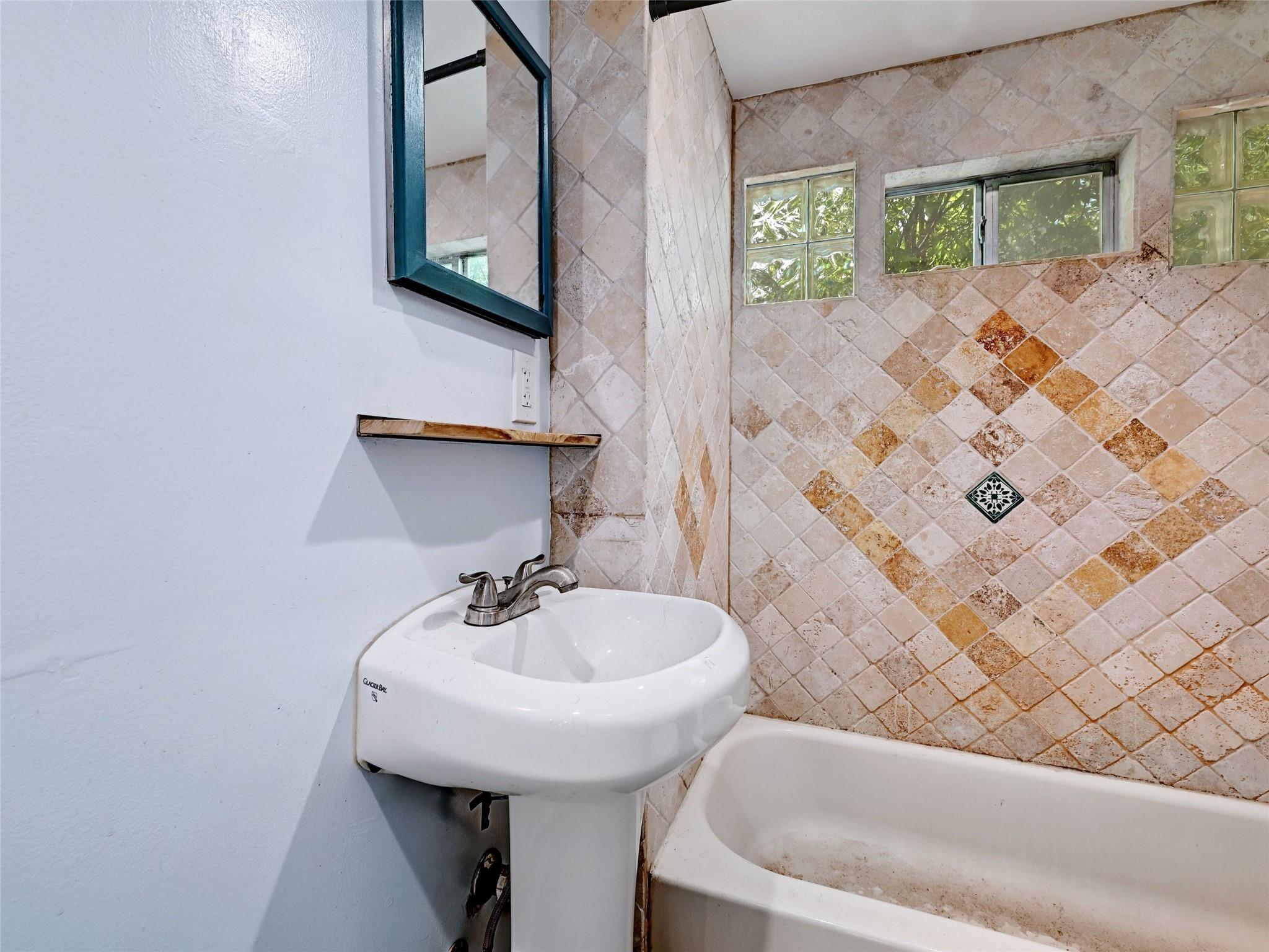 1181 Ridgeway Dr, Austin, TX 78702