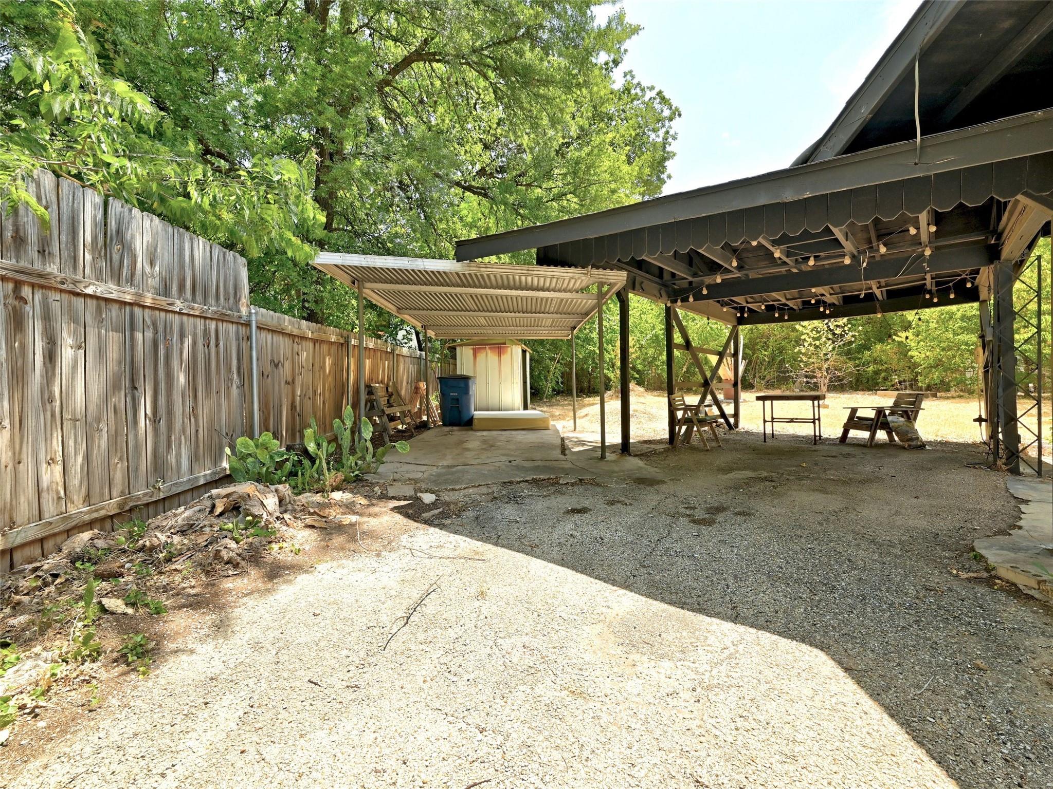 1181 Ridgeway Dr, Austin, TX 78702