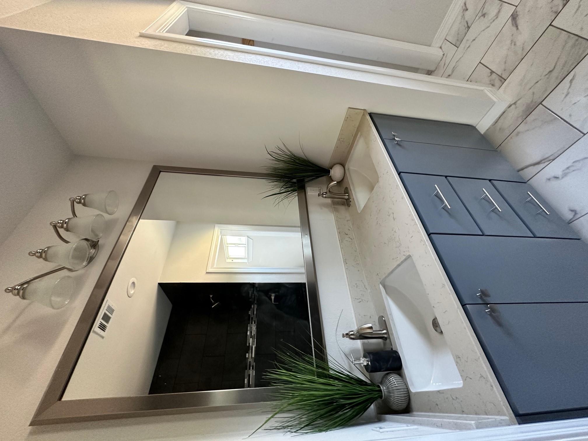 501 Maple St, Taylor, TX 76574