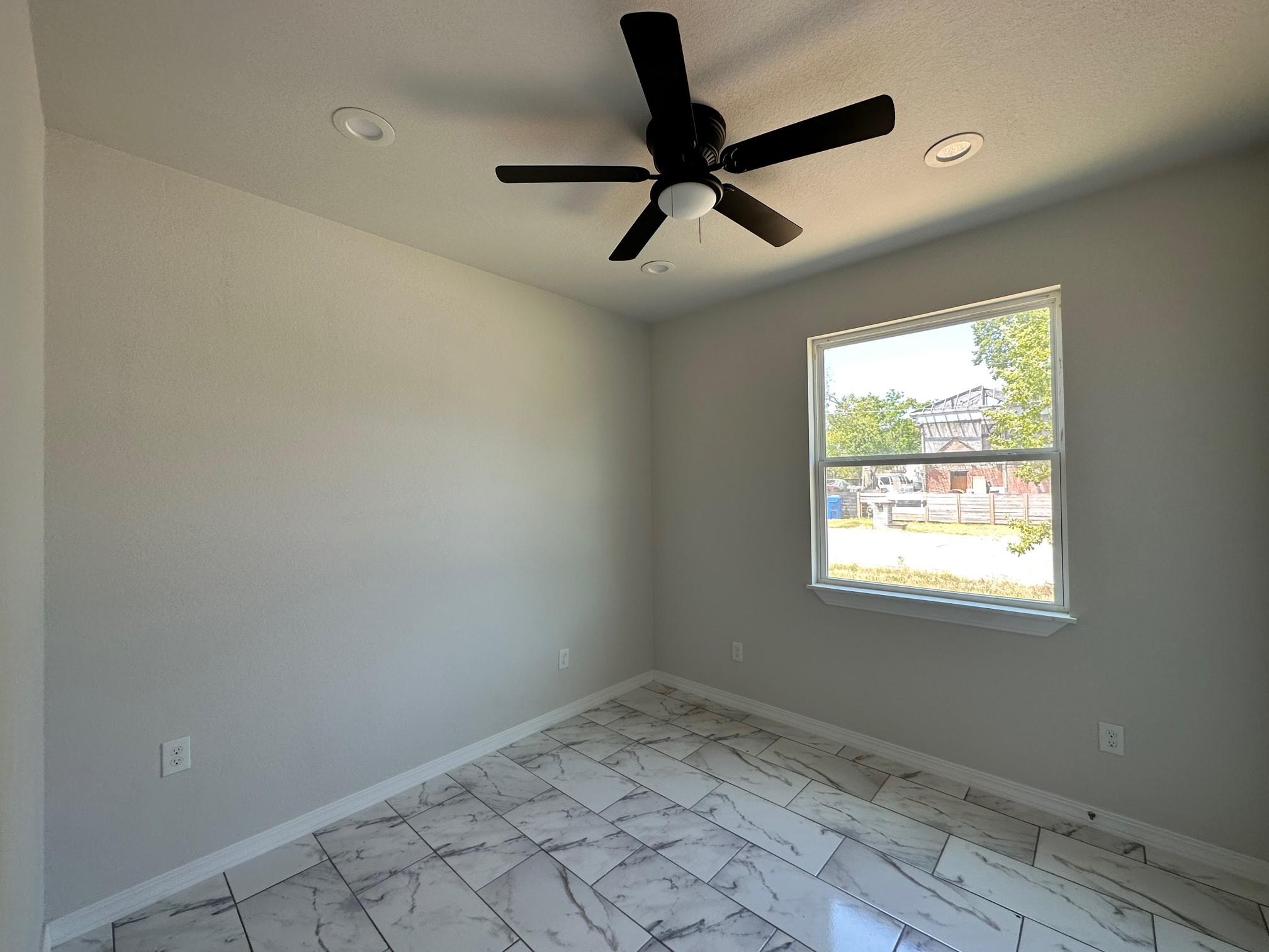 501 Maple St, Taylor, TX 76574