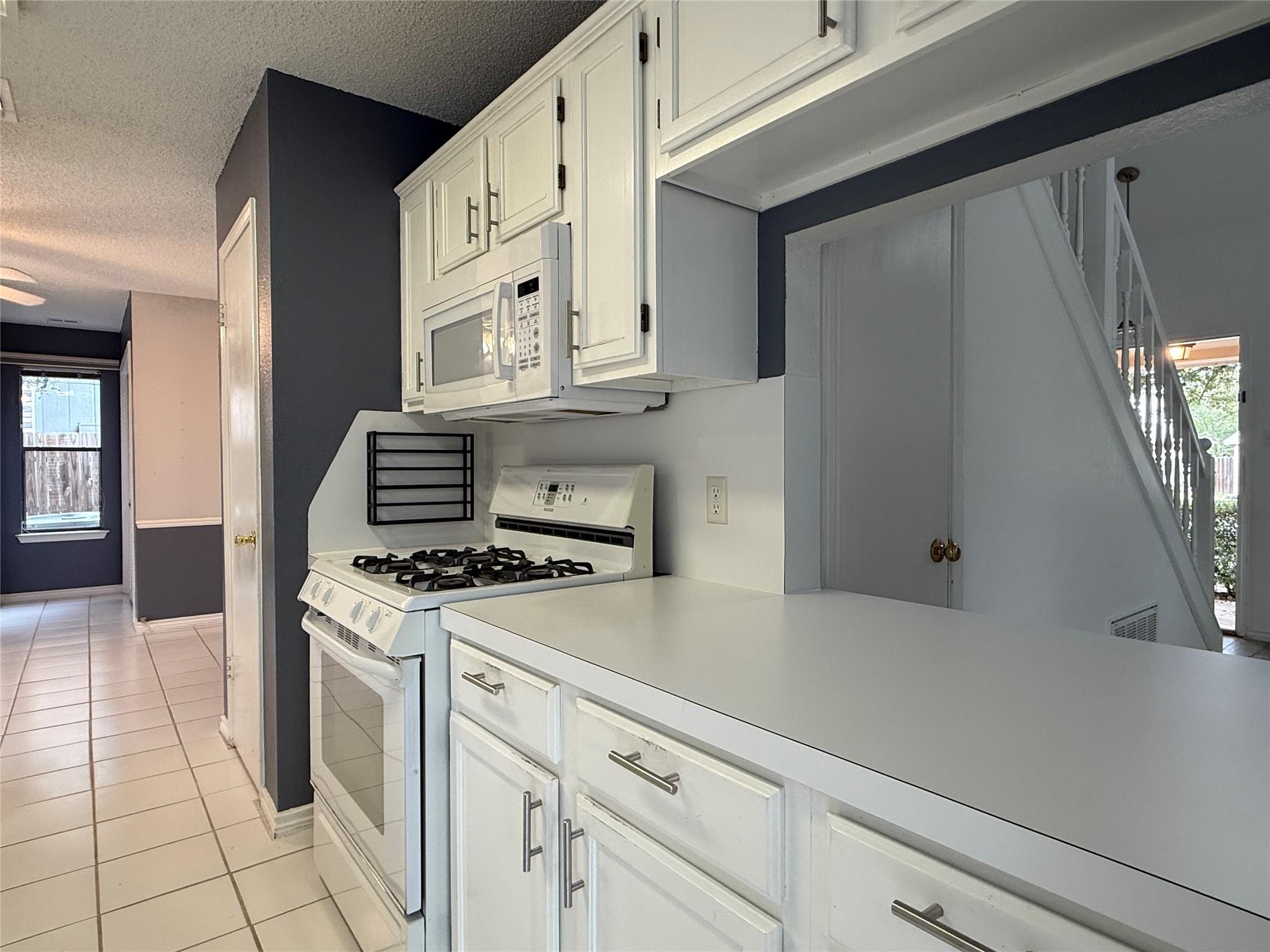 2503 Autrey Dr, Leander, TX 78641