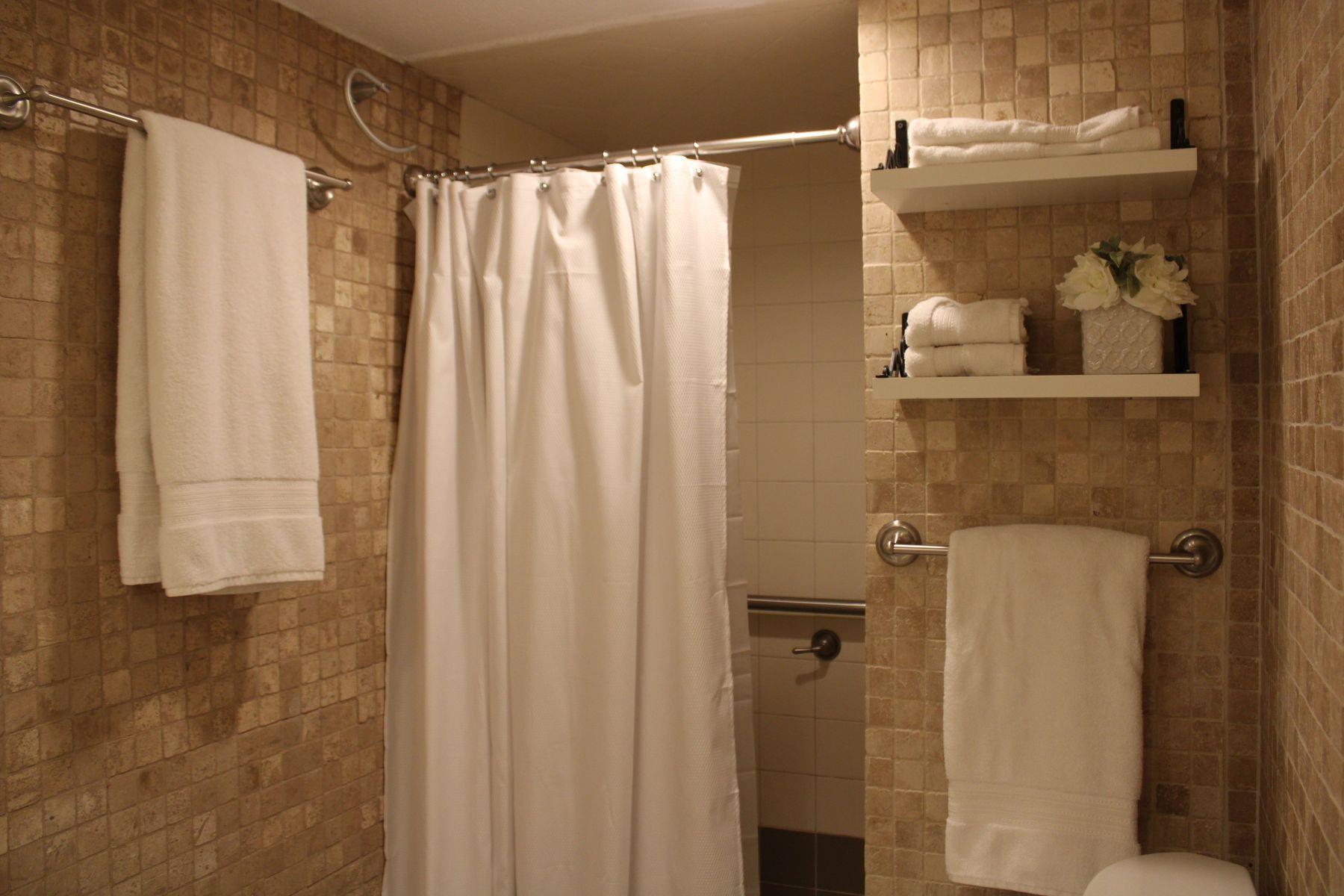 104 Horseshoe Bay Blvd # 5, Horseshoe Bay, TX 78657