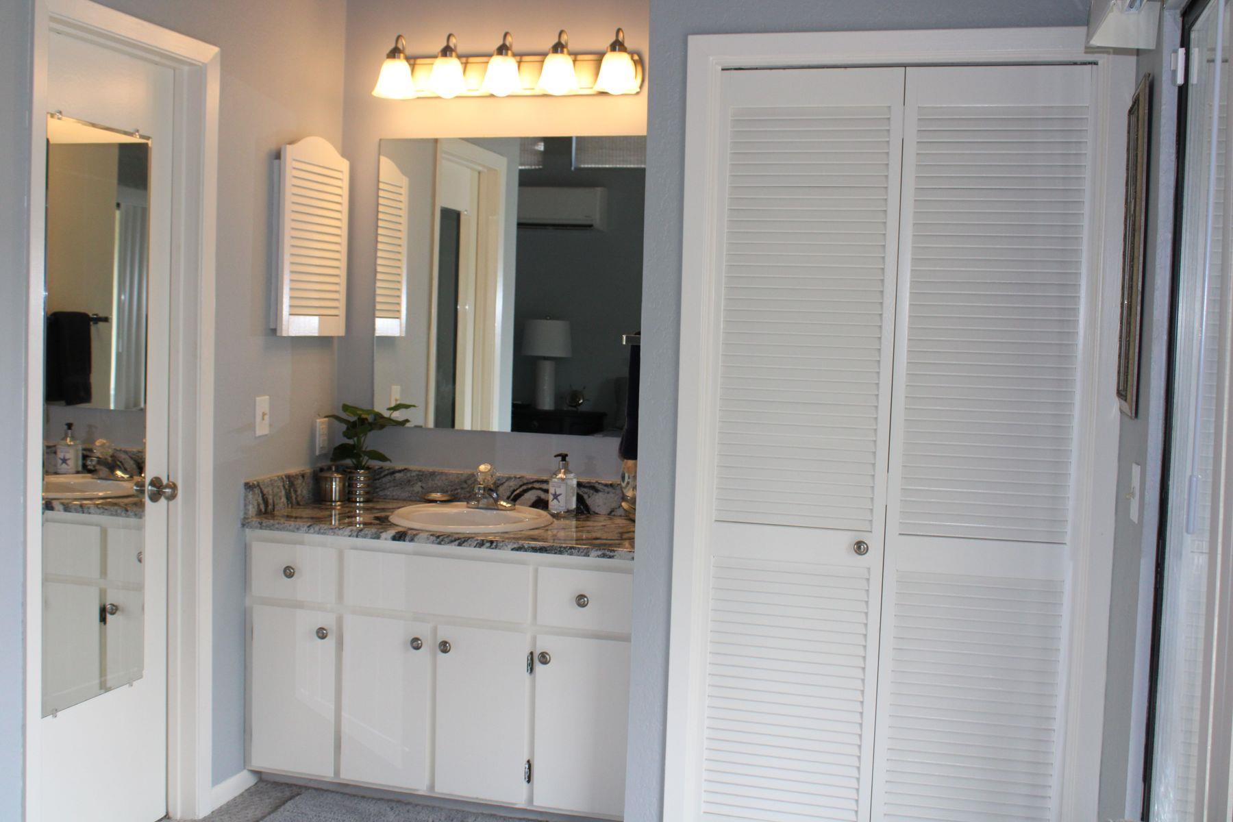 104 Horseshoe Bay Blvd # 5, Horseshoe Bay, TX 78657