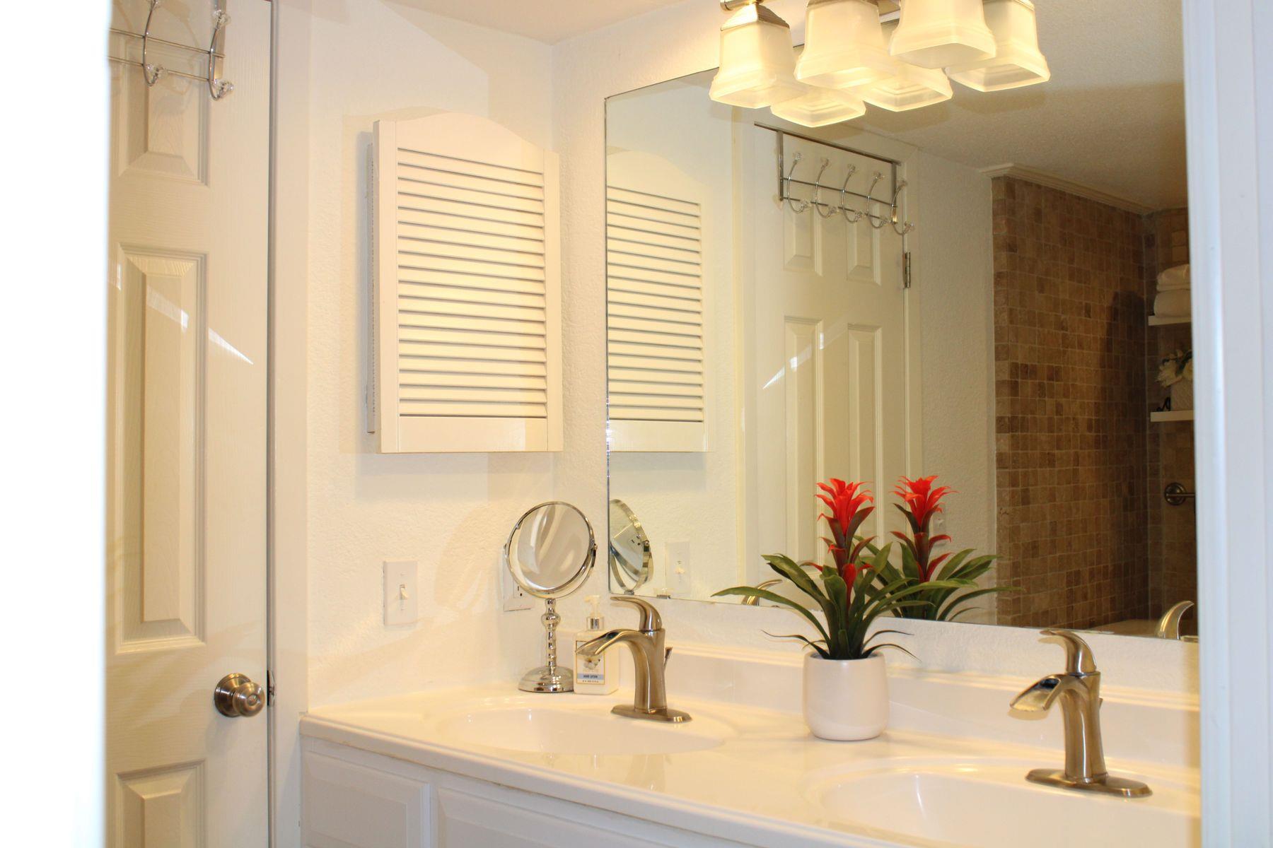 104 Horseshoe Bay Blvd # 5, Horseshoe Bay, TX 78657