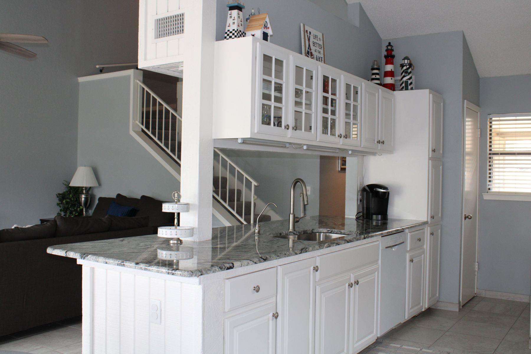 104 Horseshoe Bay Blvd # 5, Horseshoe Bay, TX 78657