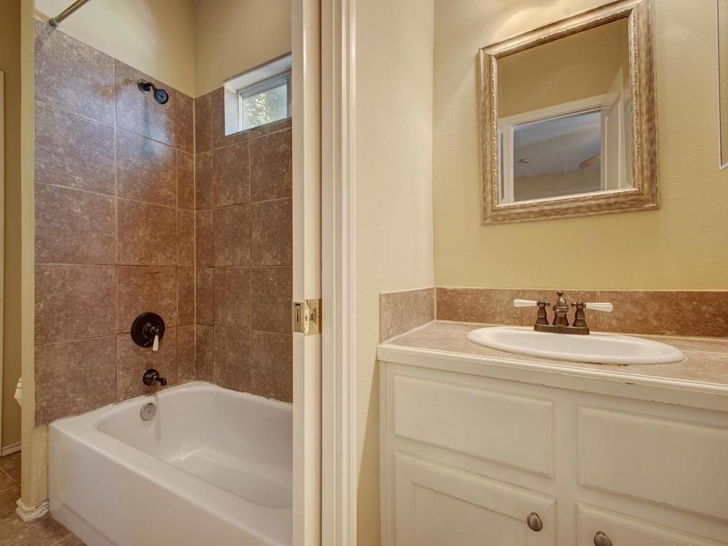 2906 Pearl St # B, Austin, TX 78705