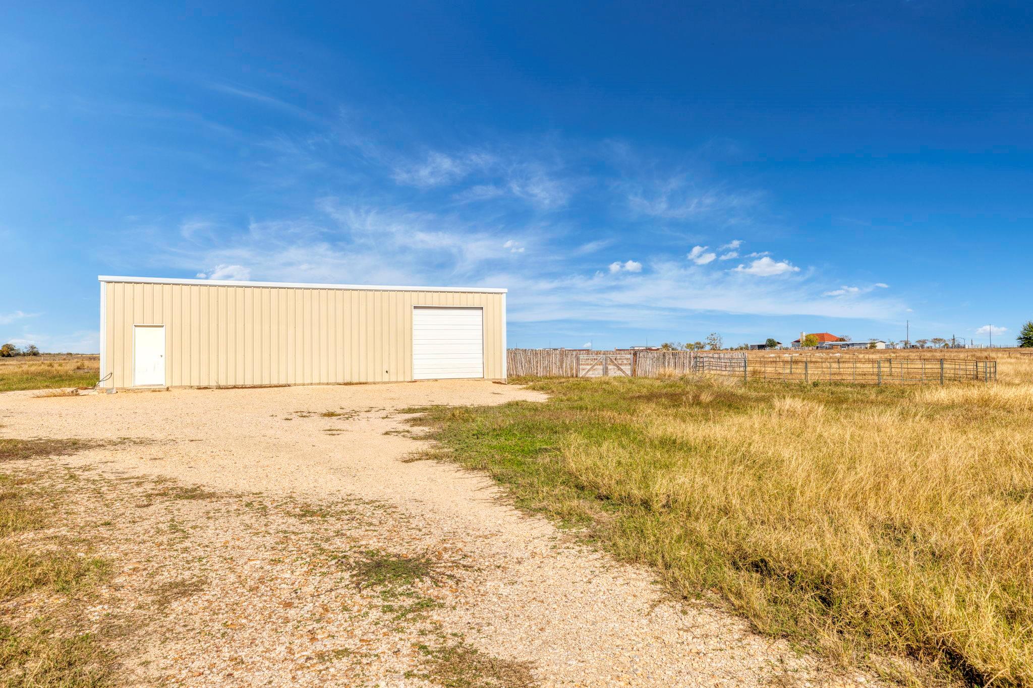 4680 Dreibrodt Rd, San Marcos, TX 78666