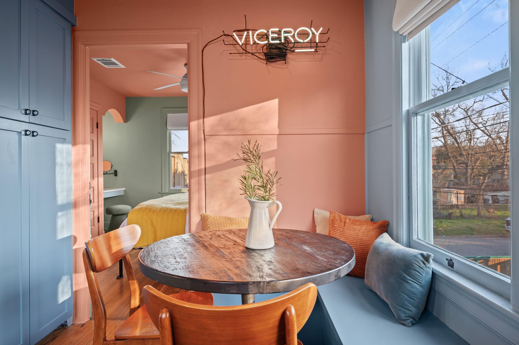 96 Lynn St, Austin, TX 78702