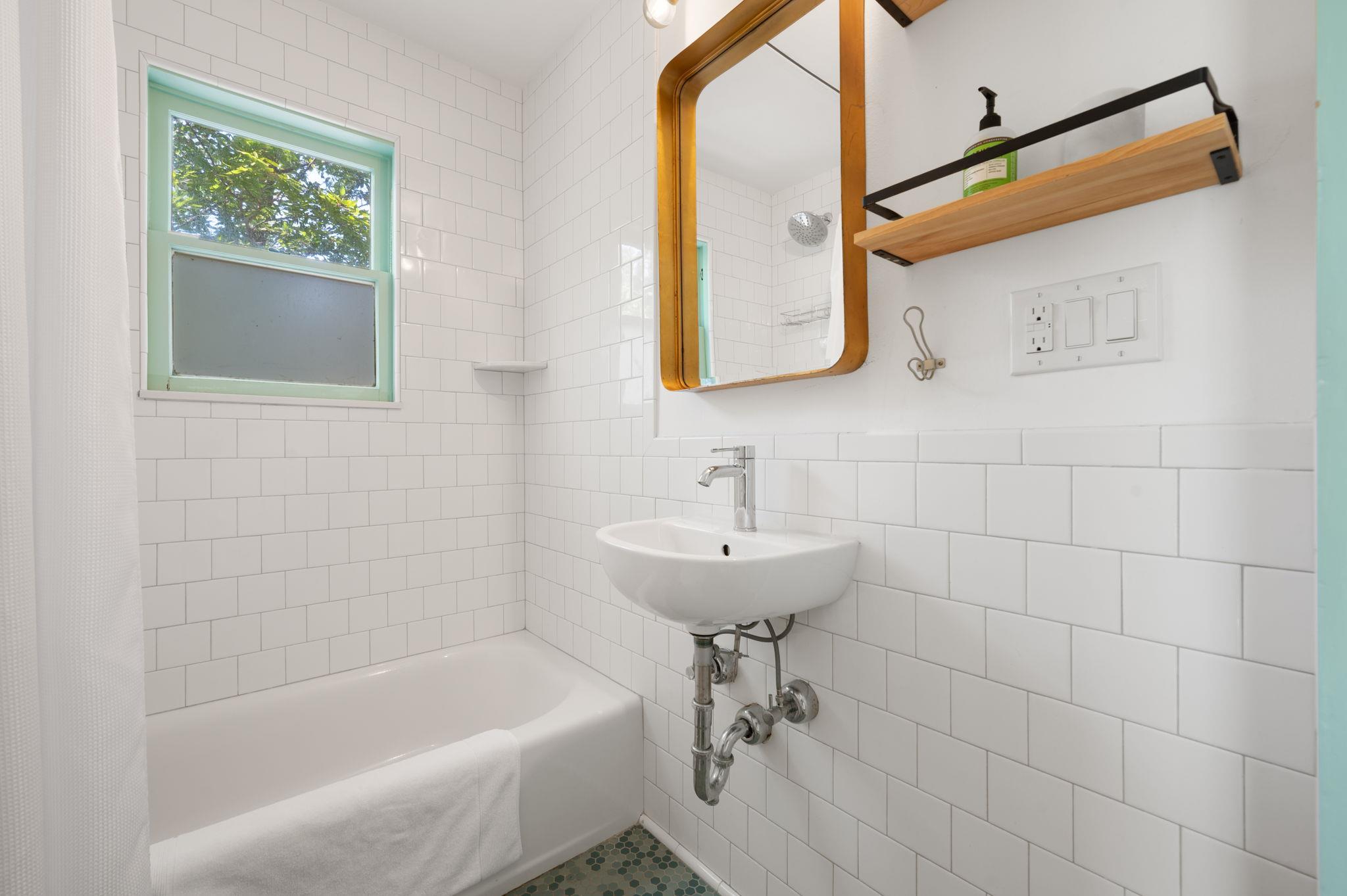 96 Lynn St, Austin, TX 78702