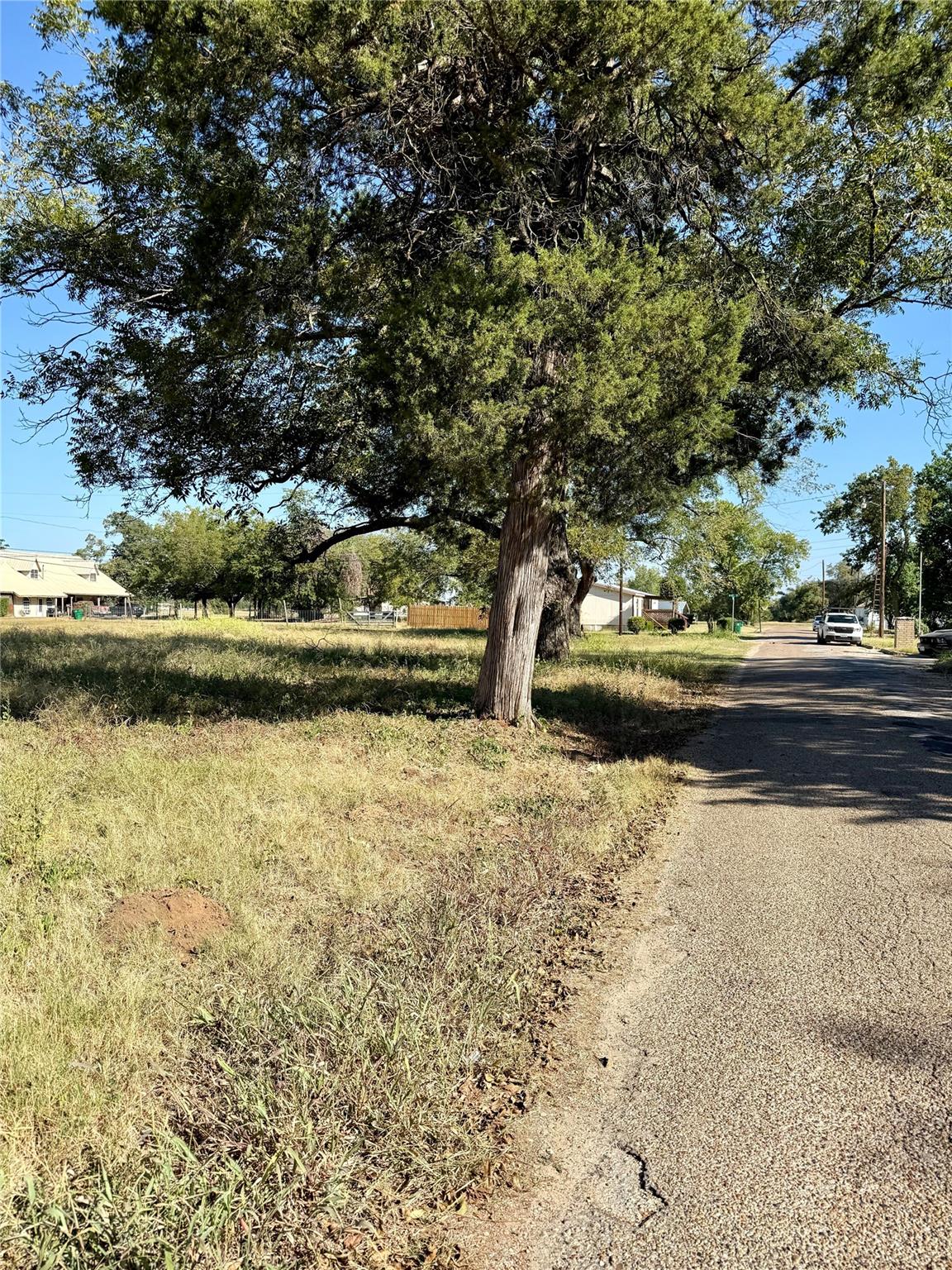 1001 N Jefferson Ave, Cameron, TX 76520