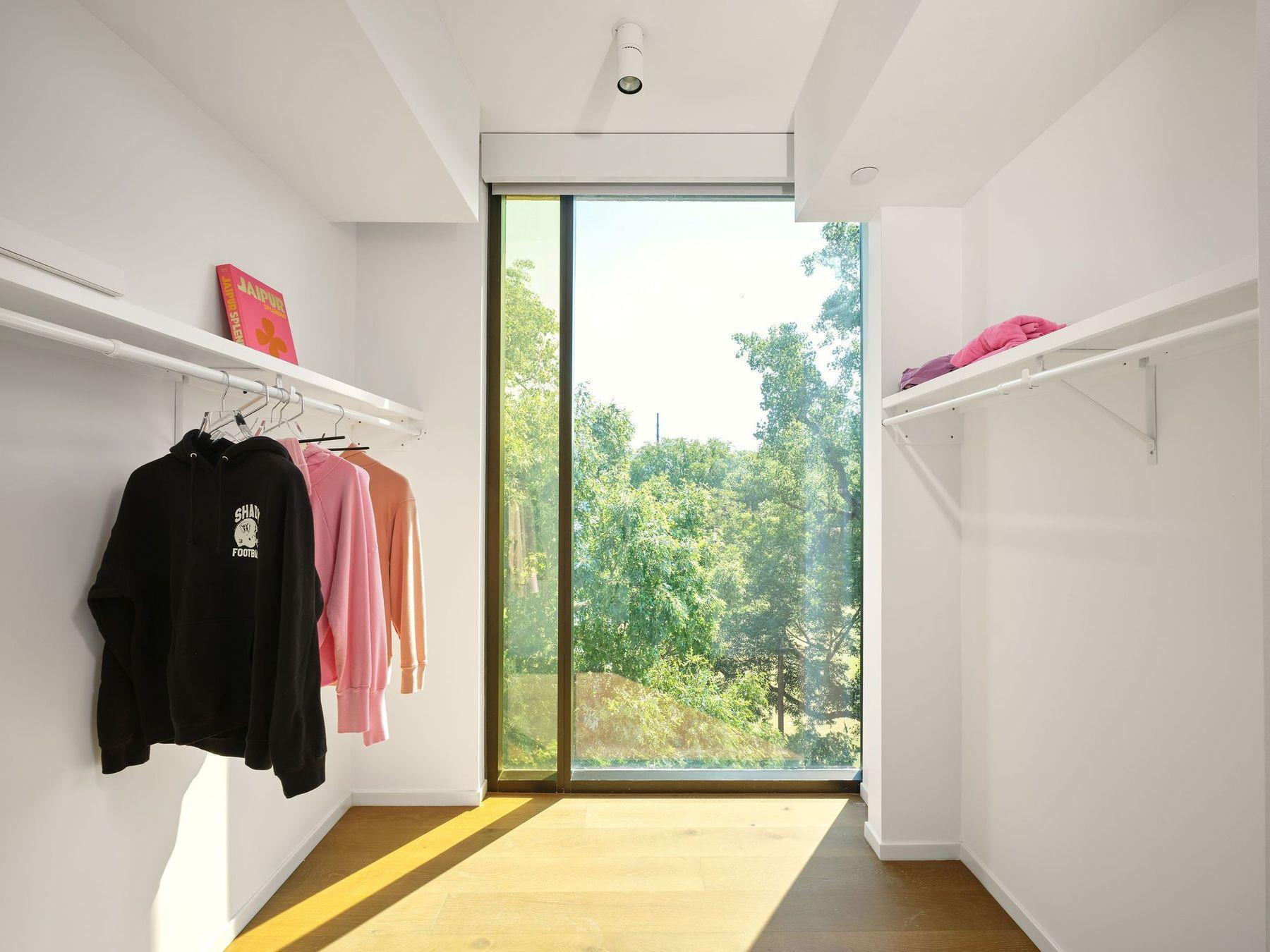 1211 W Riverside Dr # 4D, Austin, TX 78704