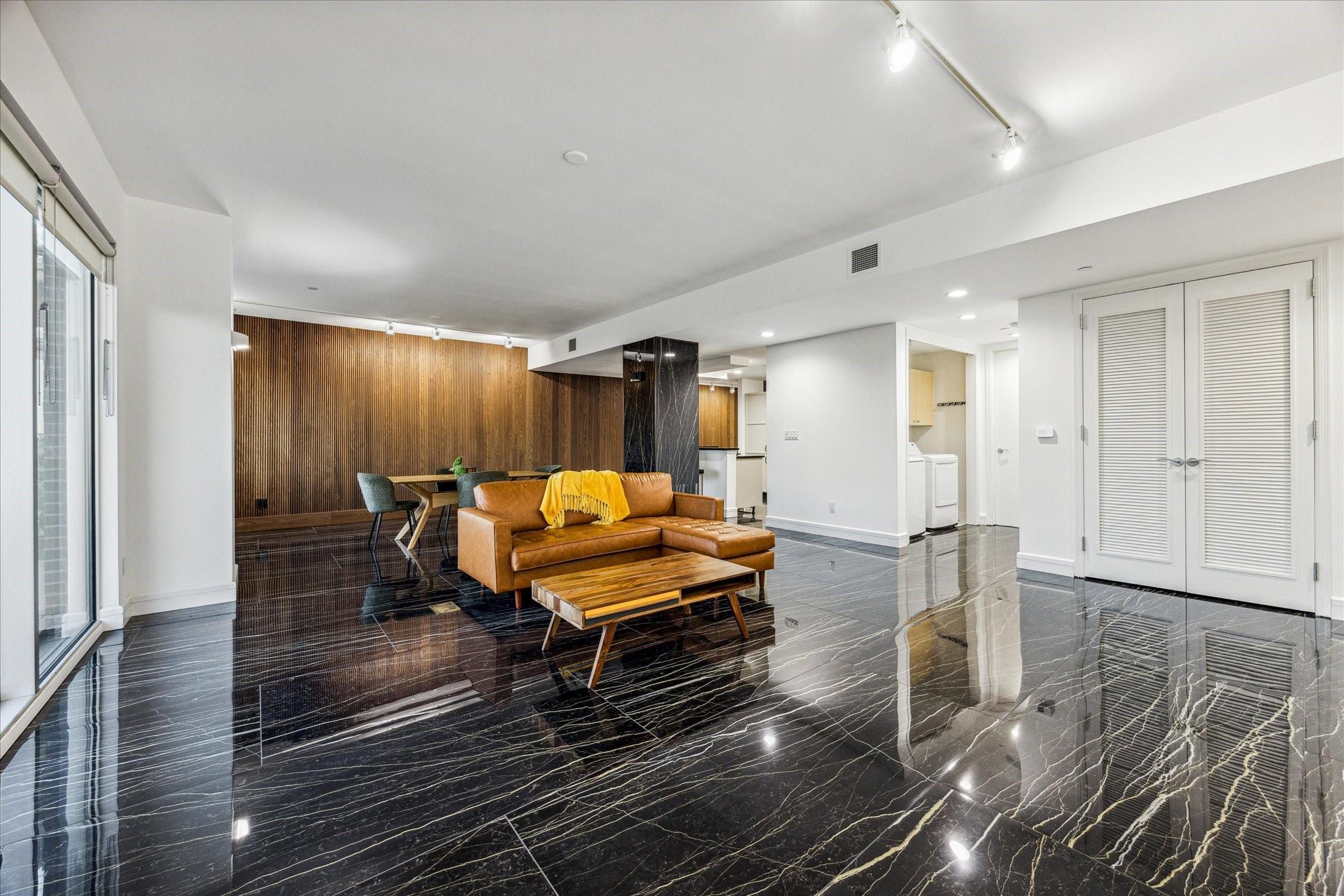 901 W 9th St # 401, Austin, TX 78703