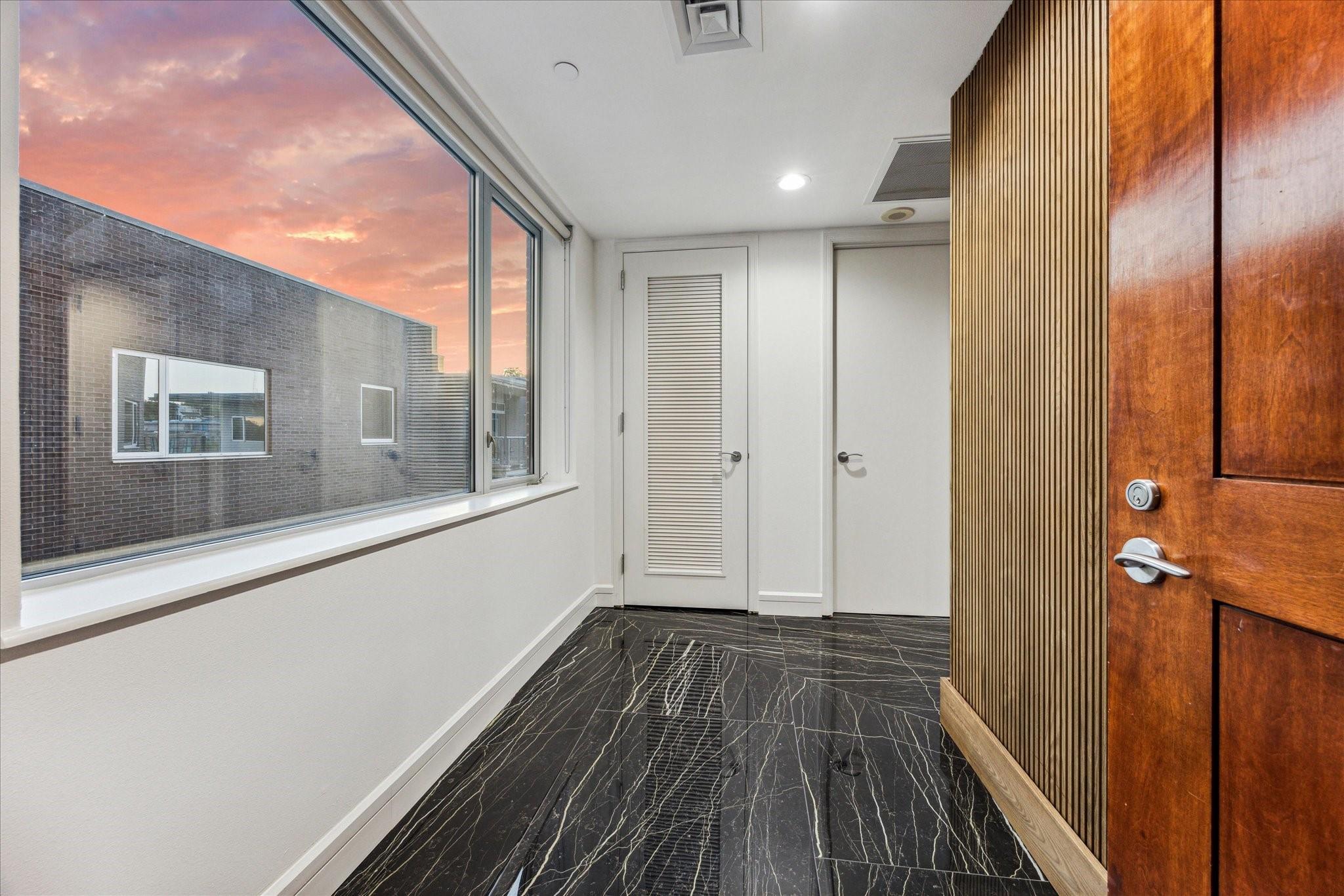 901 W 9th St # 401, Austin, TX 78703