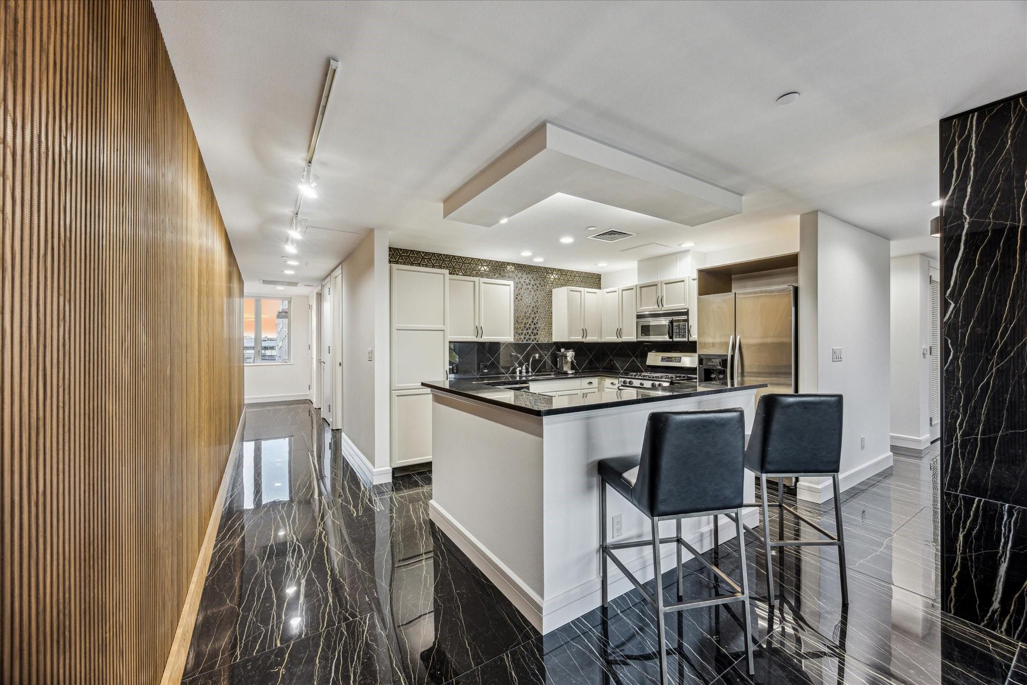 901 W 9th St # 401, Austin, TX 78703