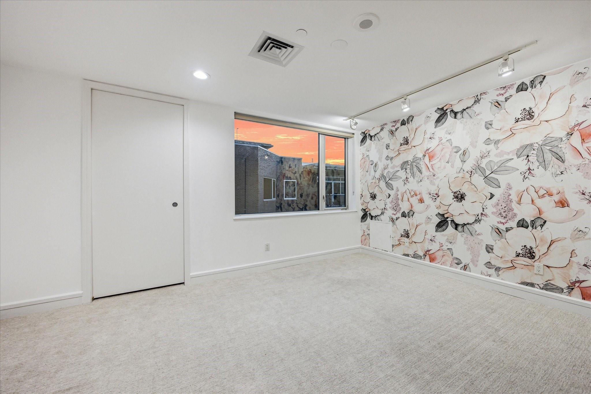 901 W 9th St # 401, Austin, TX 78703