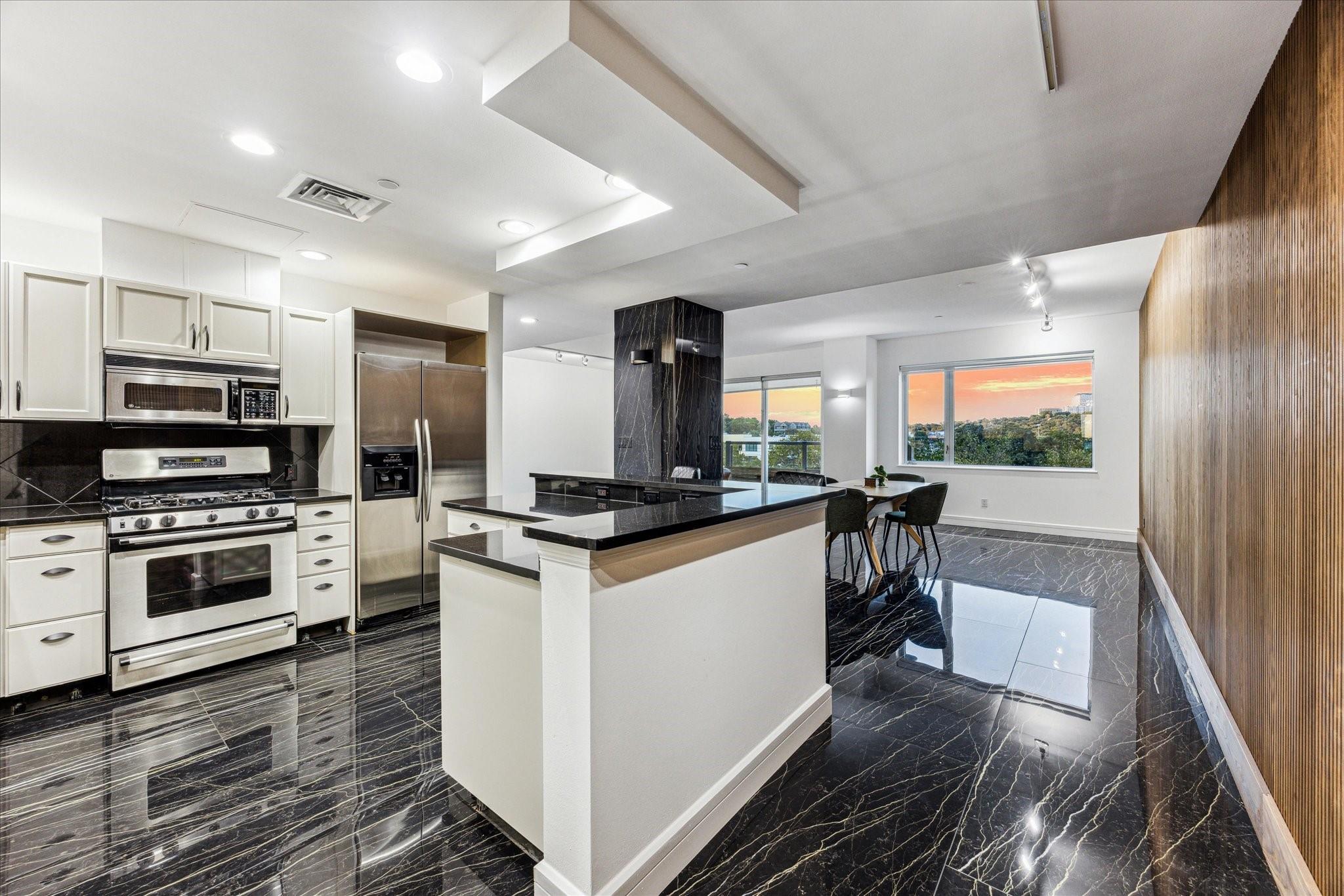 901 W 9th St # 401, Austin, TX 78703