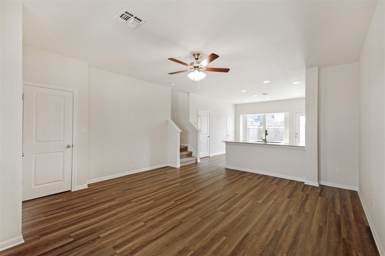 404 Spiny Lizard Ln, San Marcos, TX 78666