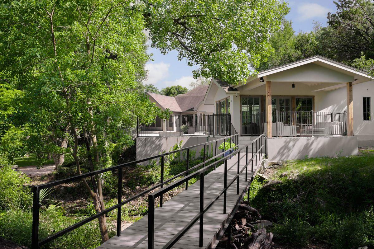 506 Konstanty Cir, Austin, TX 78746