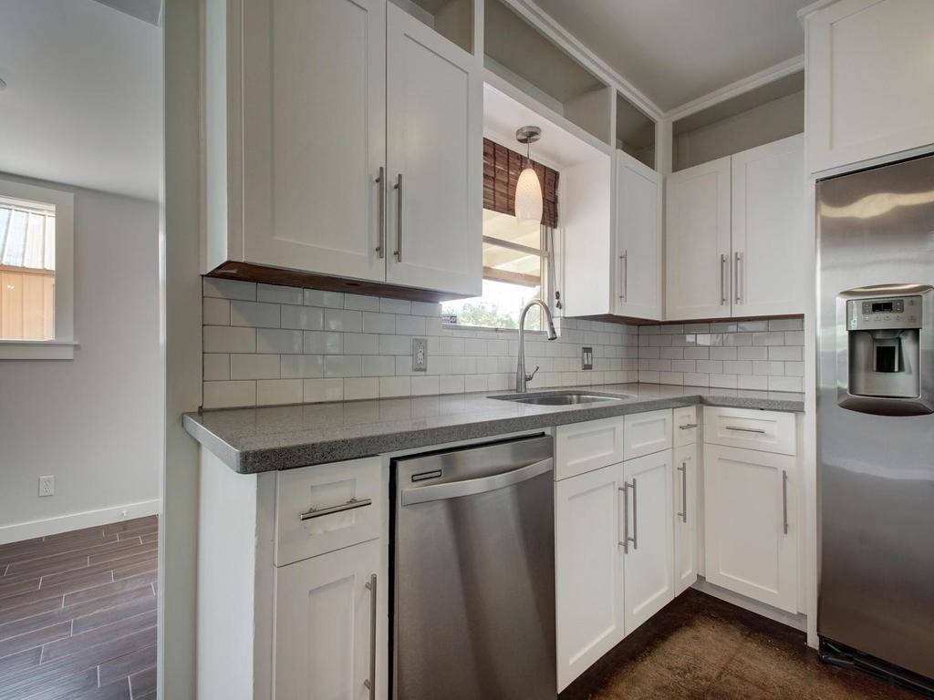 1110 FIELDCREST Dr, Austin, TX 78704