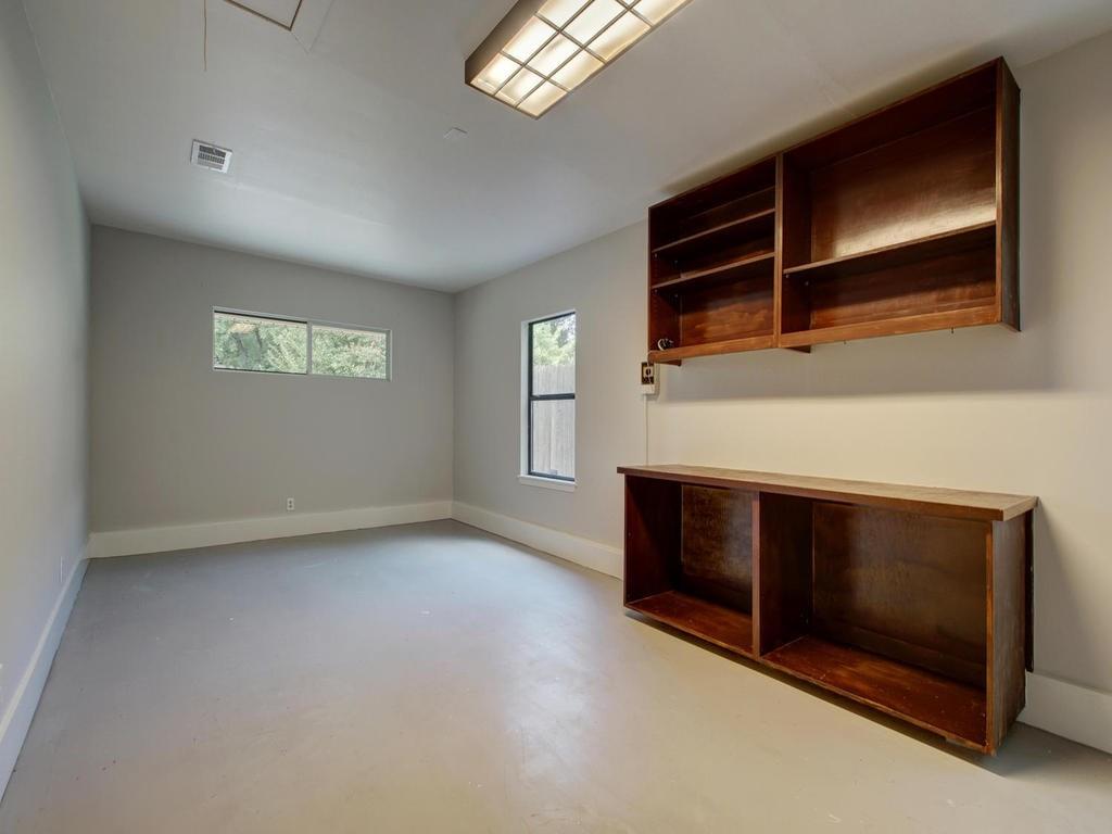 1110 FIELDCREST Dr, Austin, TX 78704