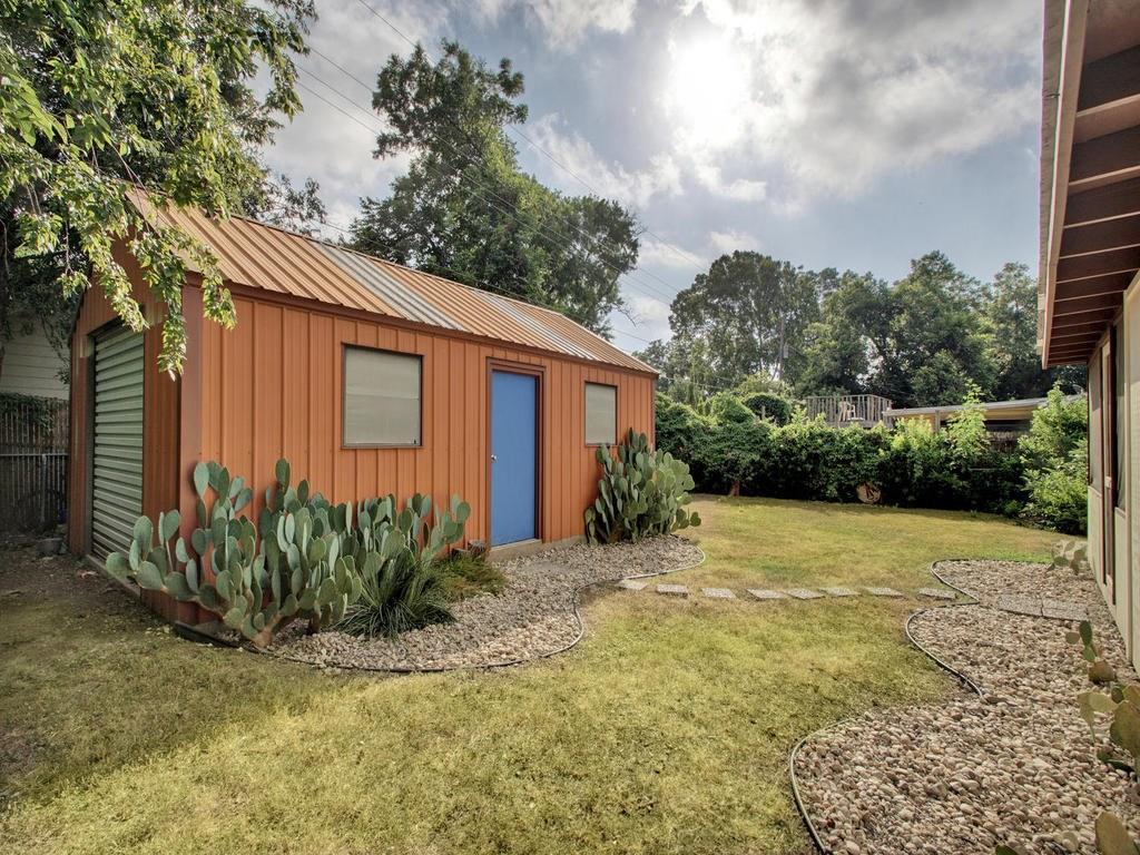 1110 FIELDCREST Dr, Austin, TX 78704