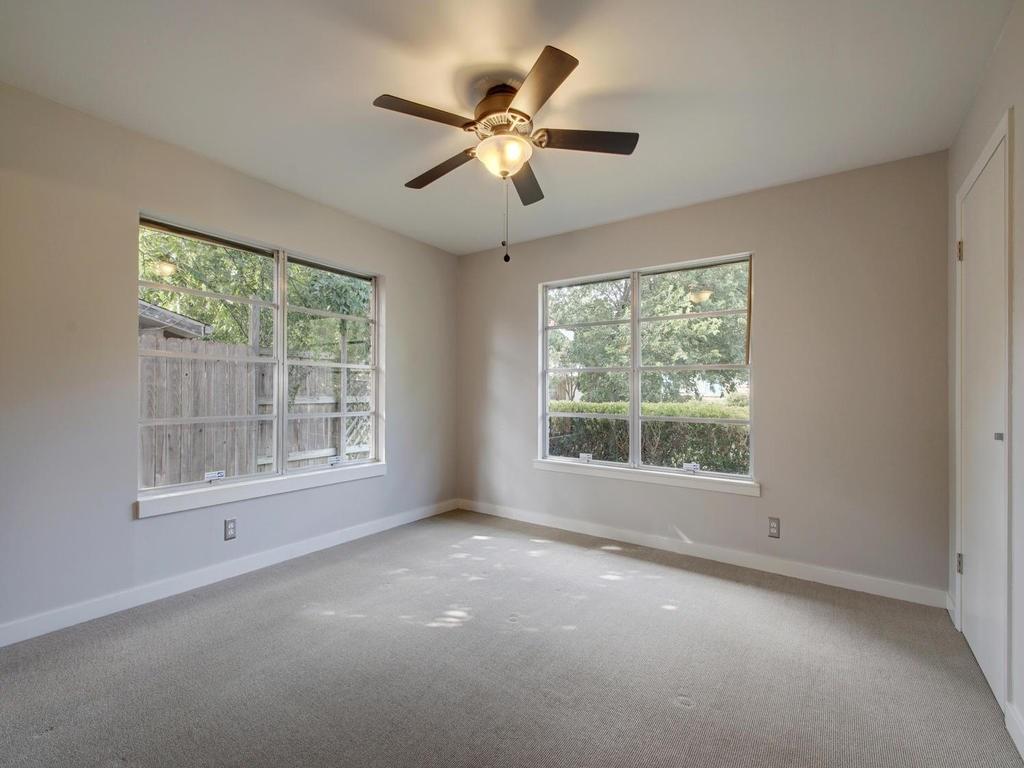 1110 FIELDCREST Dr, Austin, TX 78704