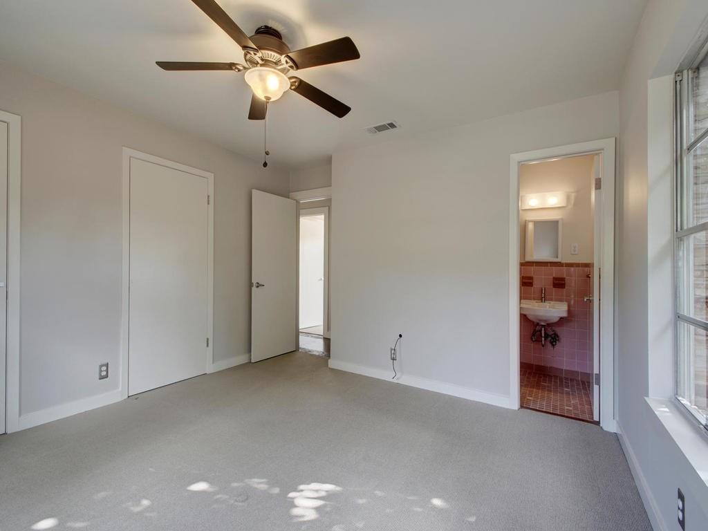 1110 FIELDCREST Dr, Austin, TX 78704