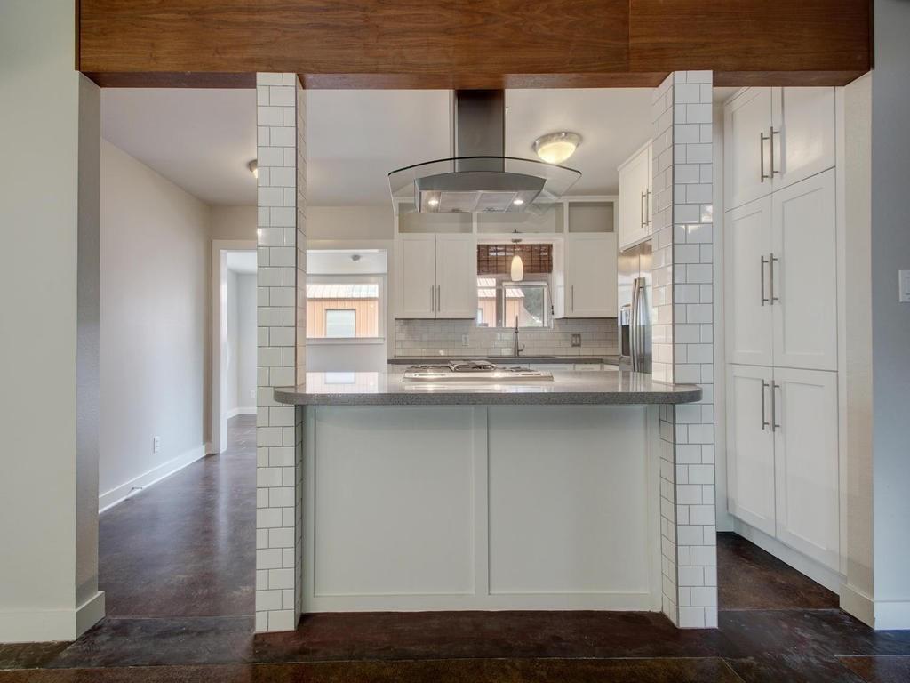 1110 FIELDCREST Dr, Austin, TX 78704