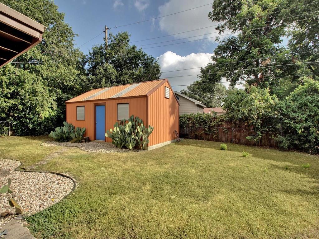 1110 FIELDCREST Dr, Austin, TX 78704