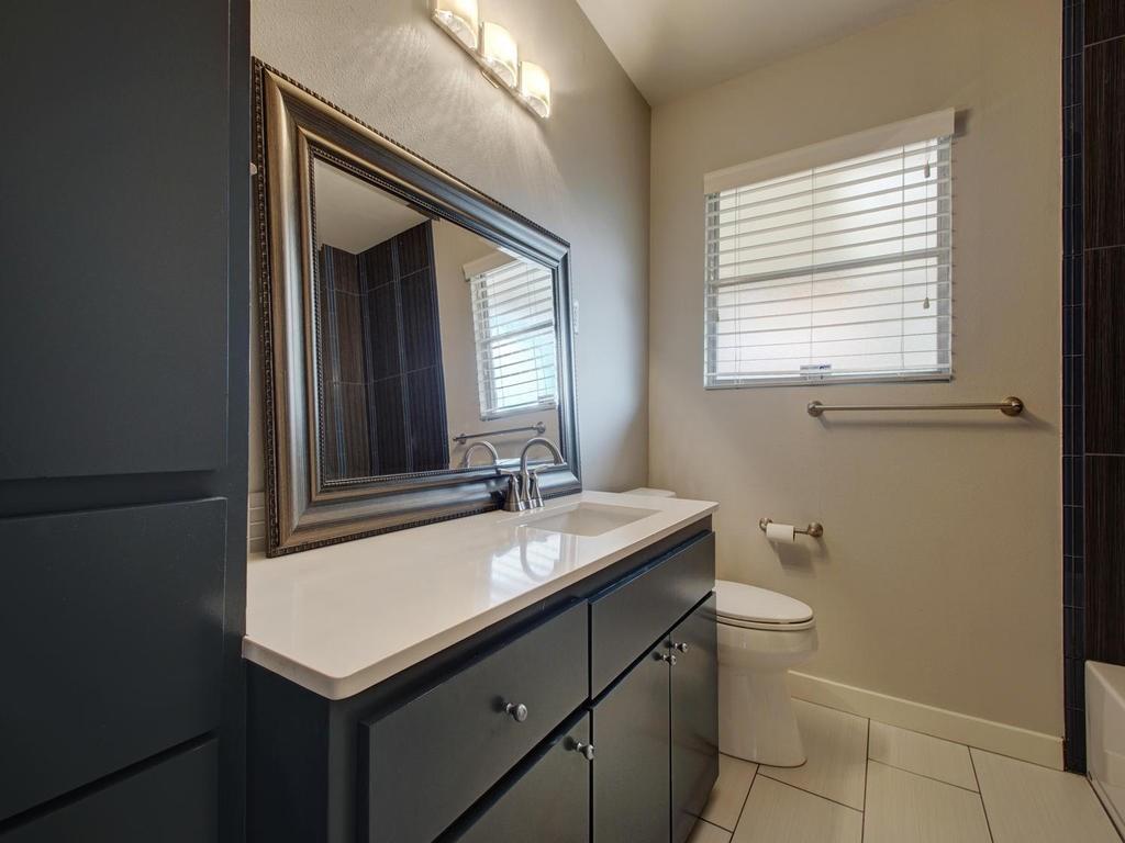 1110 FIELDCREST Dr, Austin, TX 78704