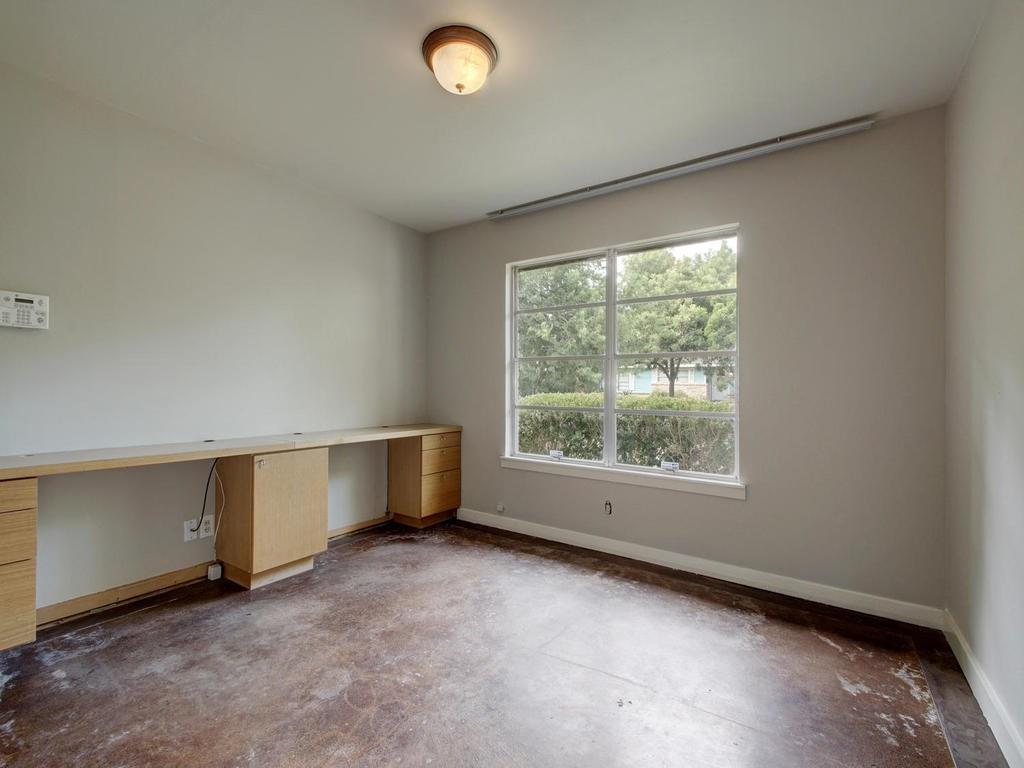 1110 FIELDCREST Dr, Austin, TX 78704