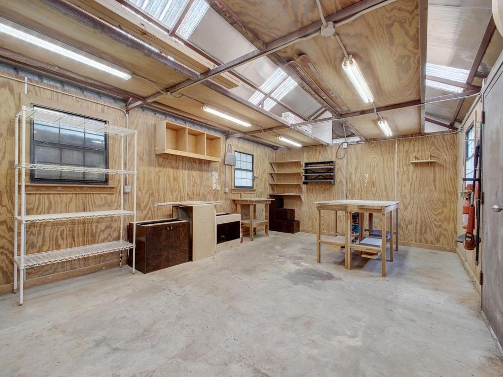 1110 FIELDCREST Dr, Austin, TX 78704