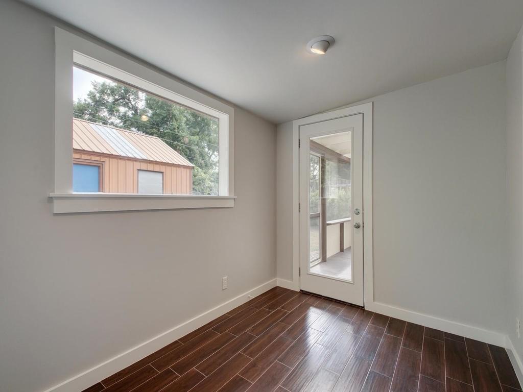 1110 FIELDCREST Dr, Austin, TX 78704