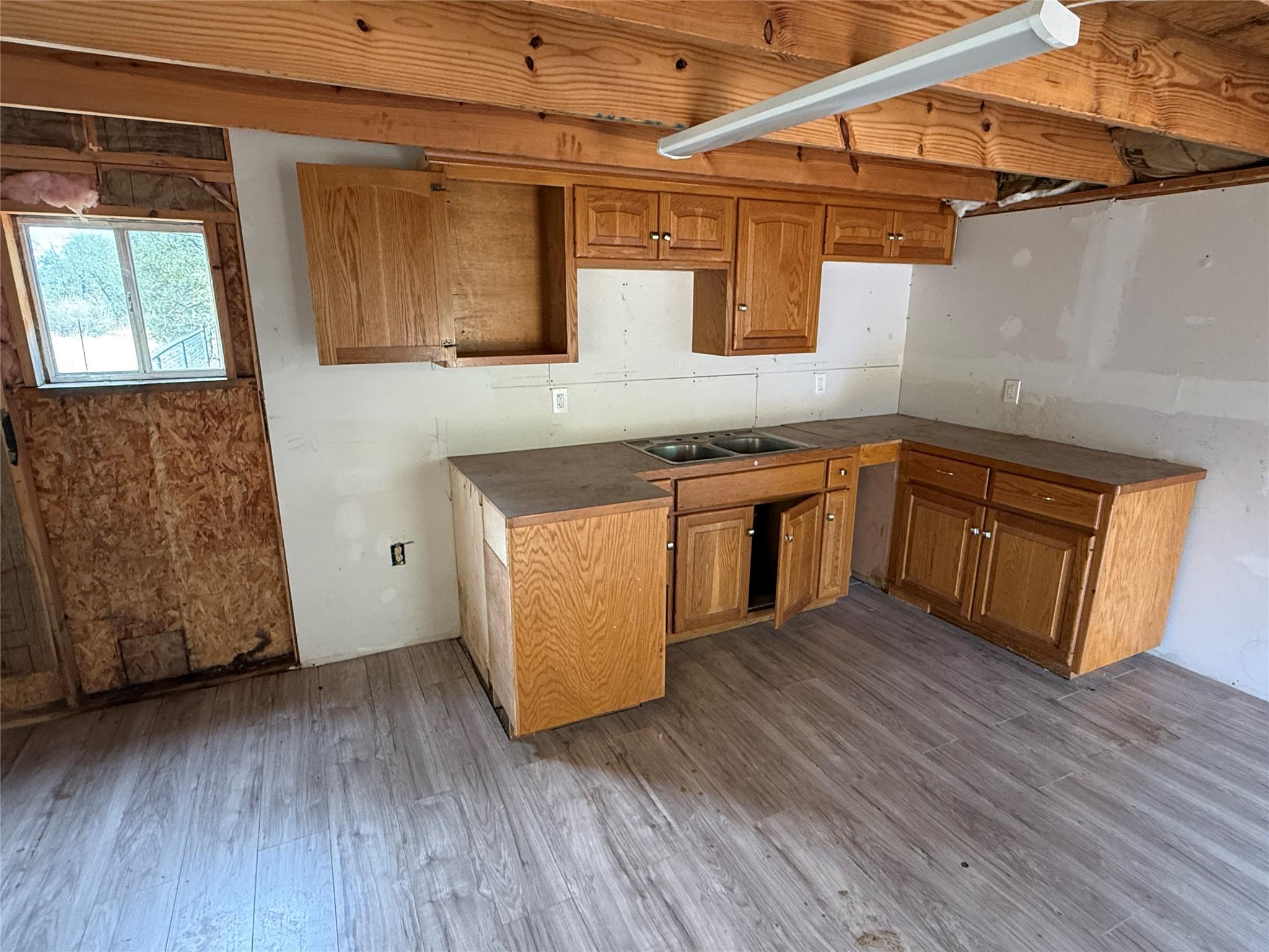 435 Horseshoe Dr, Kingsland, TX 78639