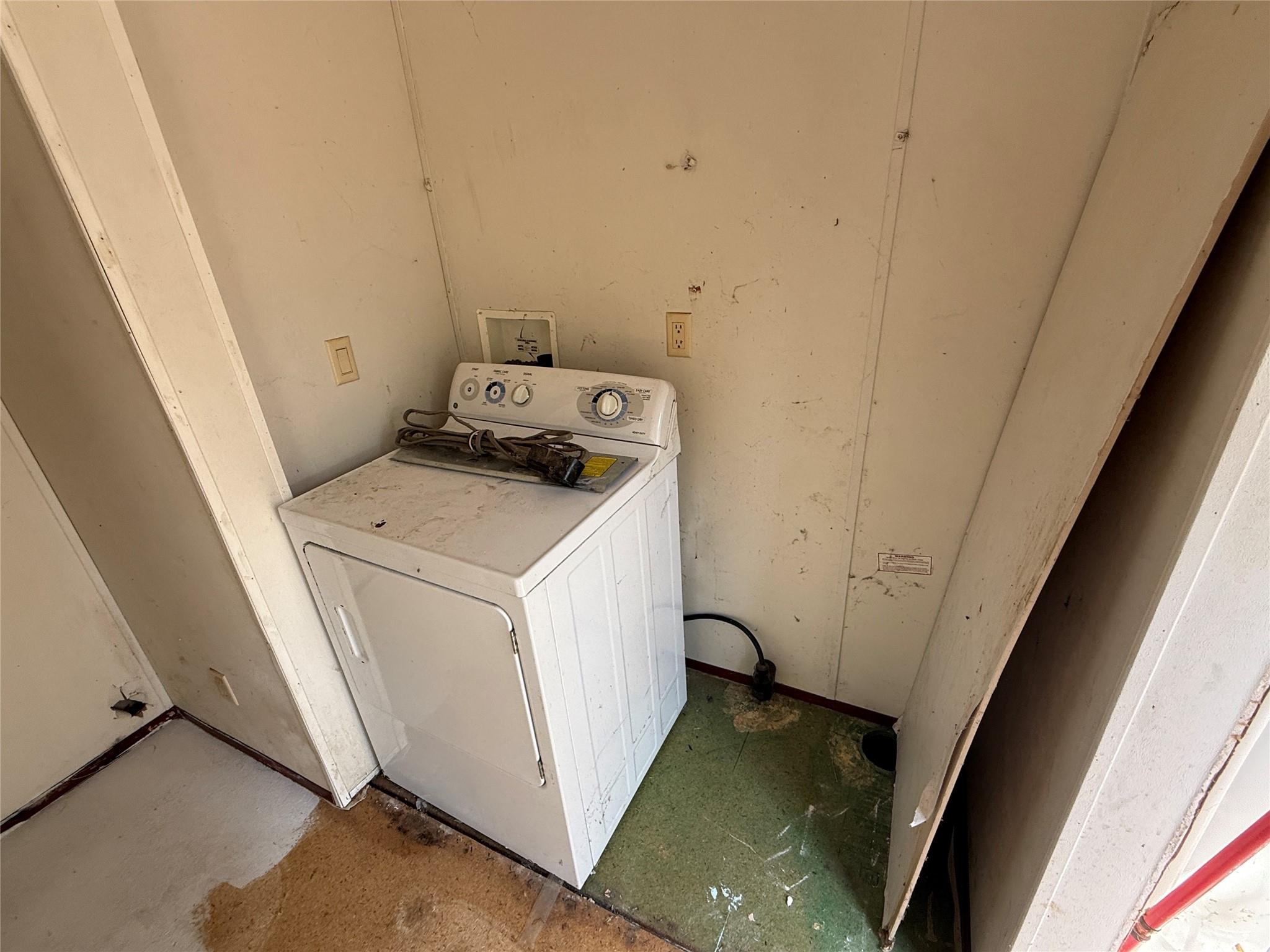 435 Horseshoe Dr, Kingsland, TX 78639