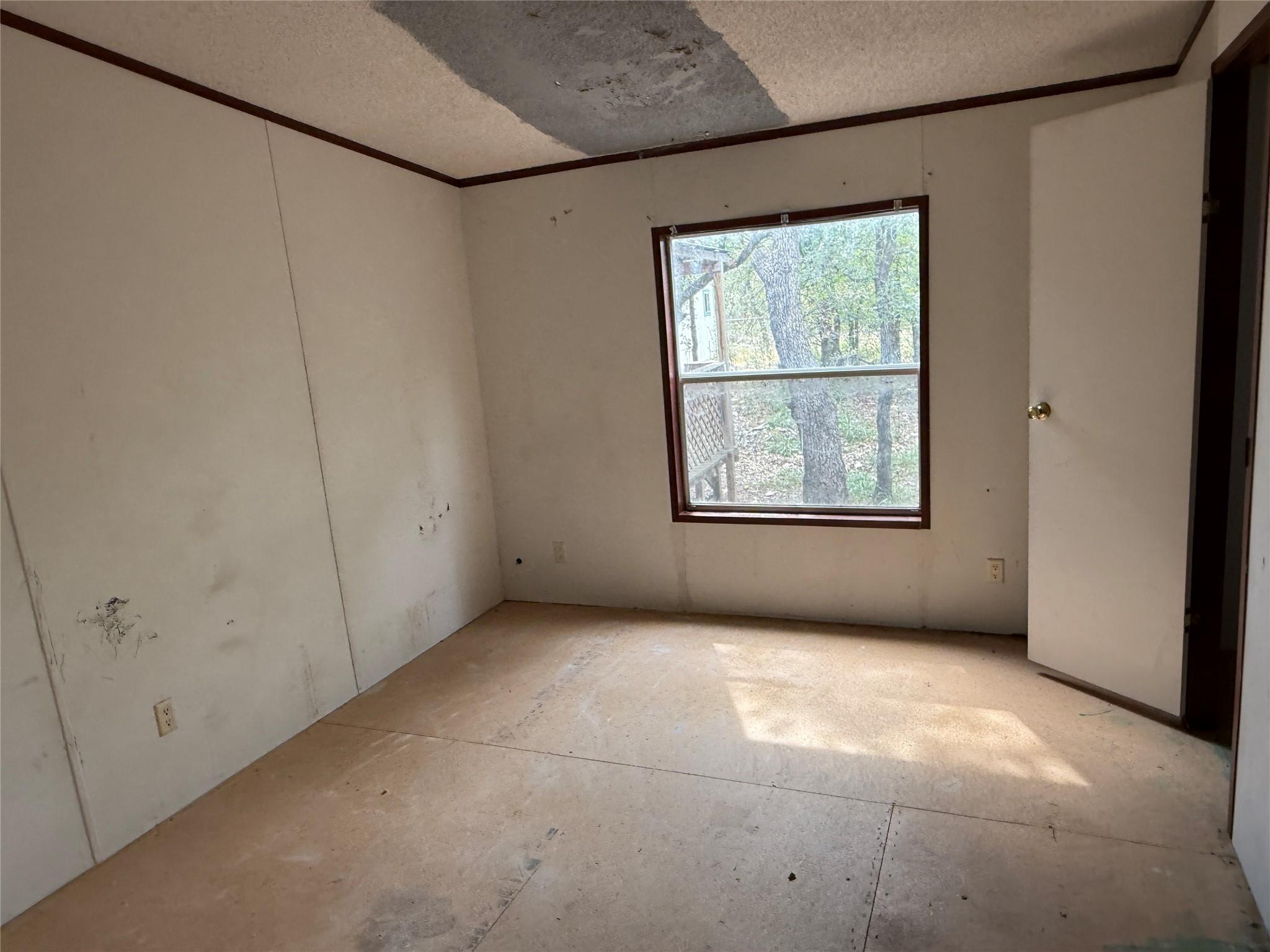 435 Horseshoe Dr, Kingsland, TX 78639