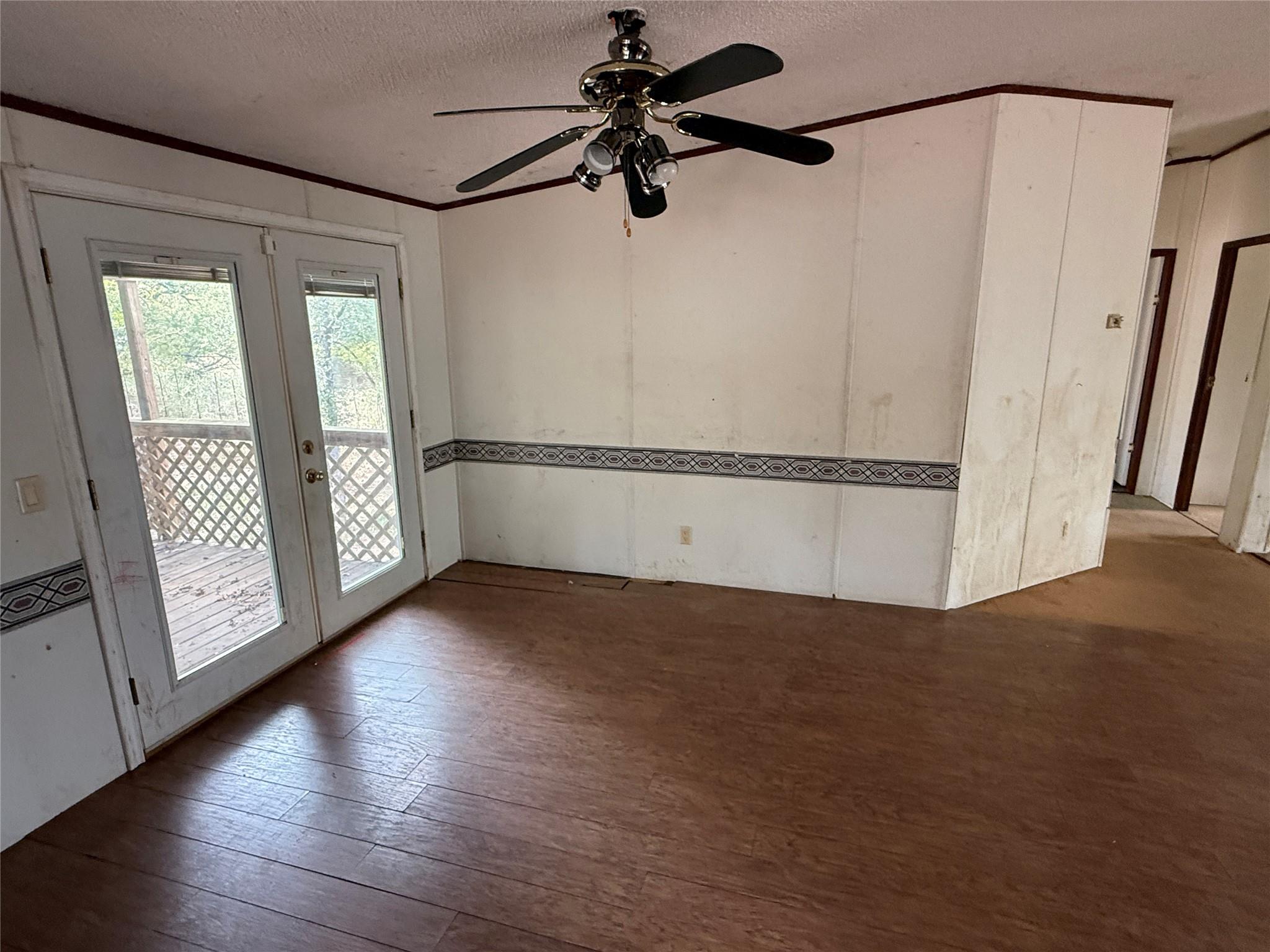 435 Horseshoe Dr, Kingsland, TX 78639